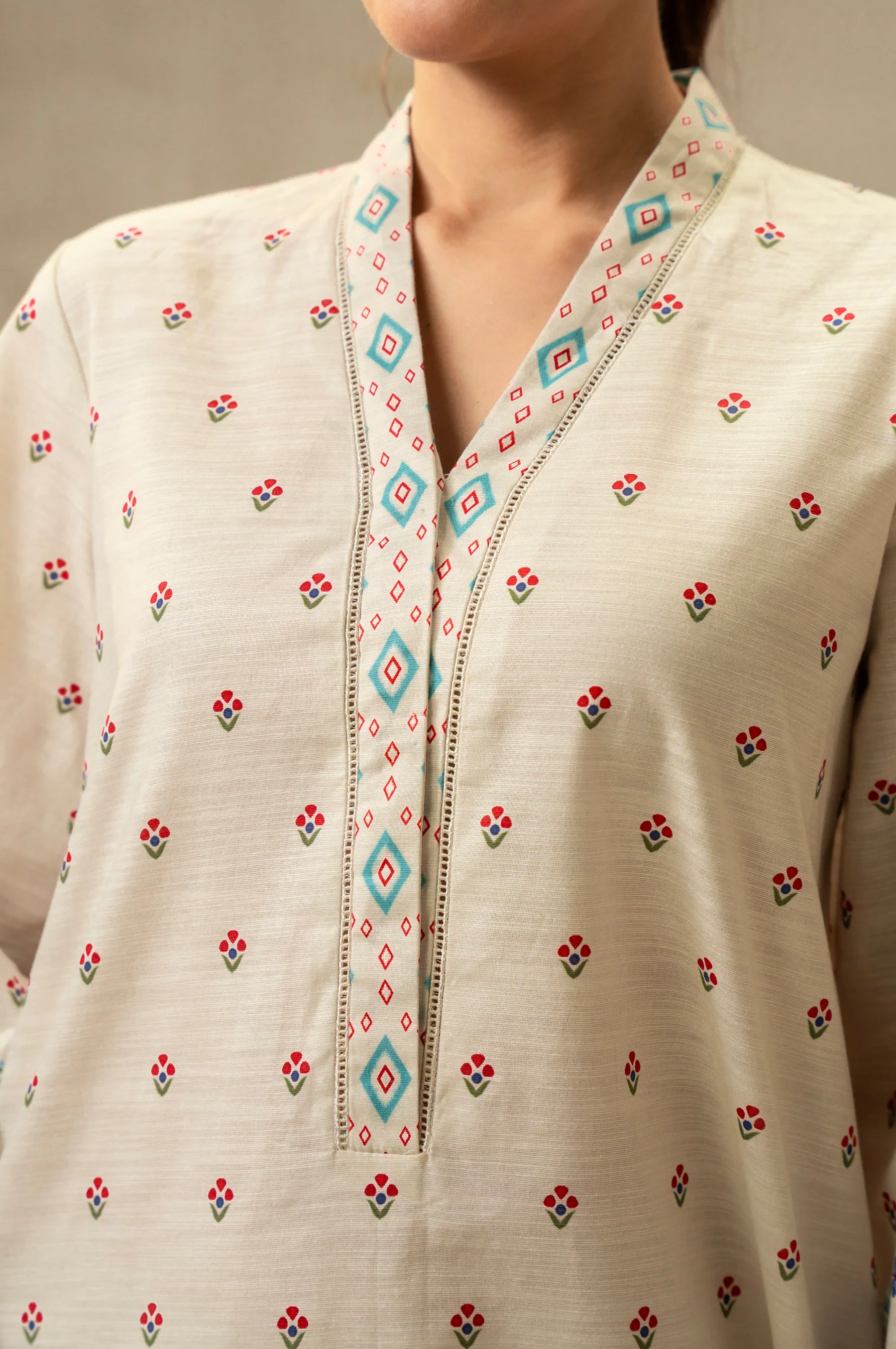UNSTITCHED PRINTED SHIRT BOTTOM SUIT - Image 3