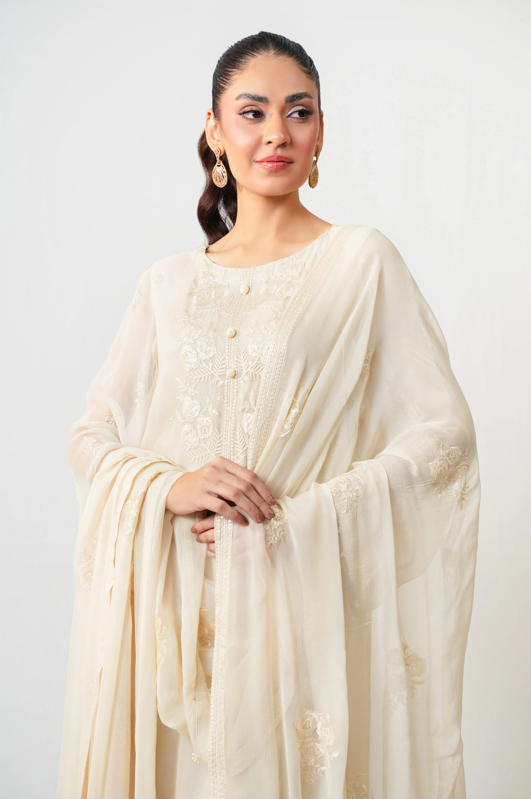 EMBROIDERED SUIT - Image 2