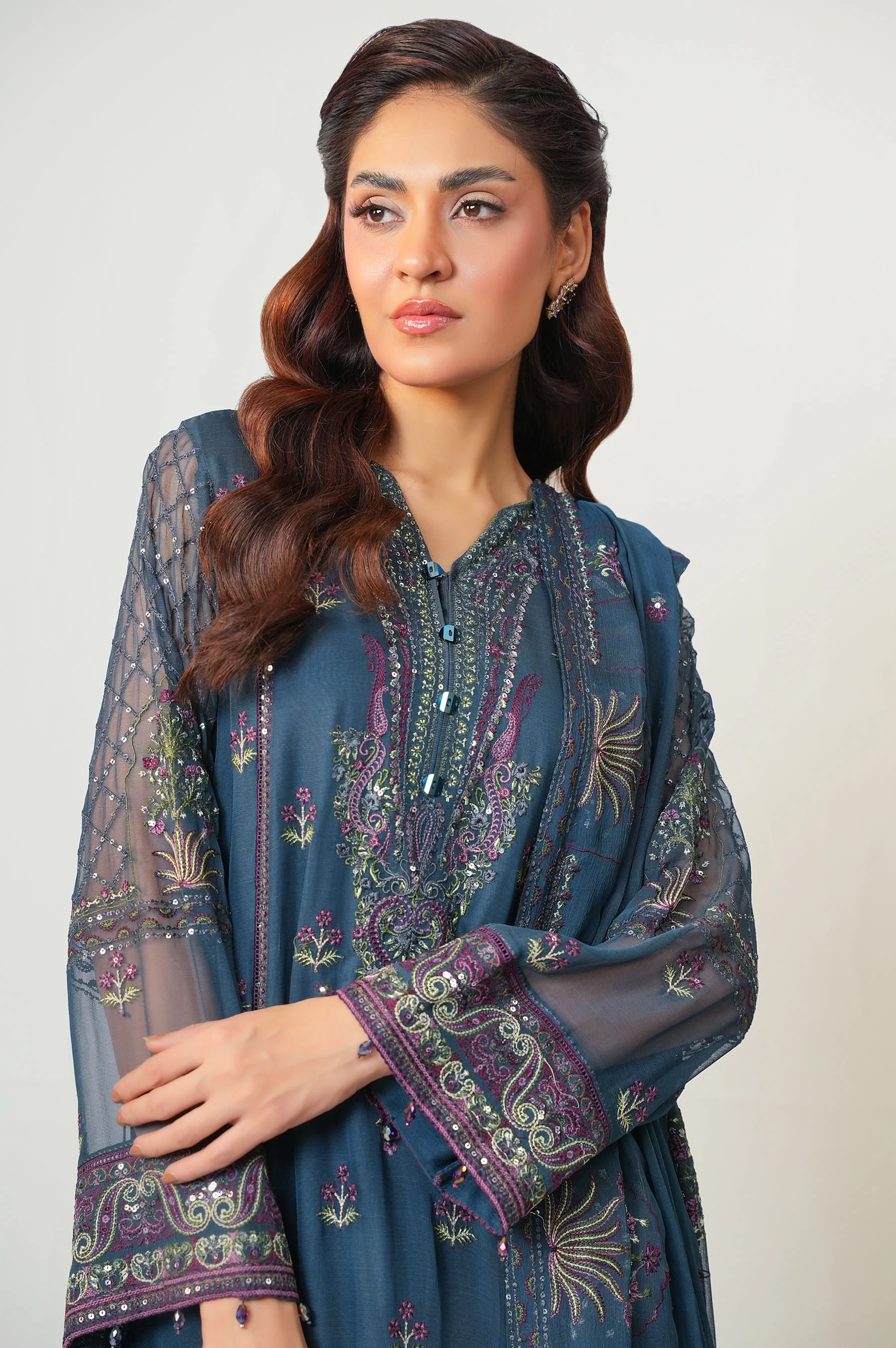 EMBROIDERED SUIT - Image 4
