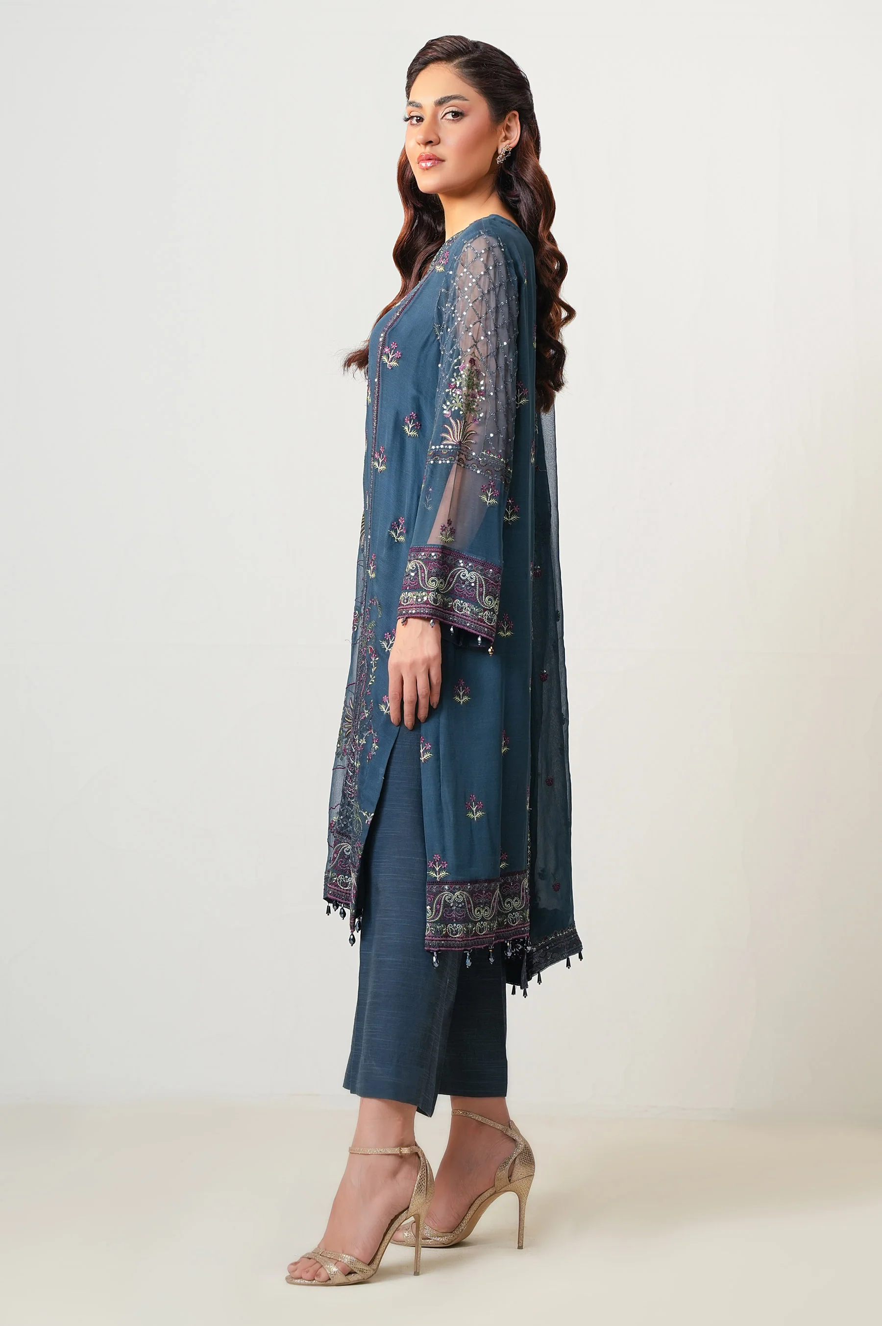 EMBROIDERED SUIT - Image 5