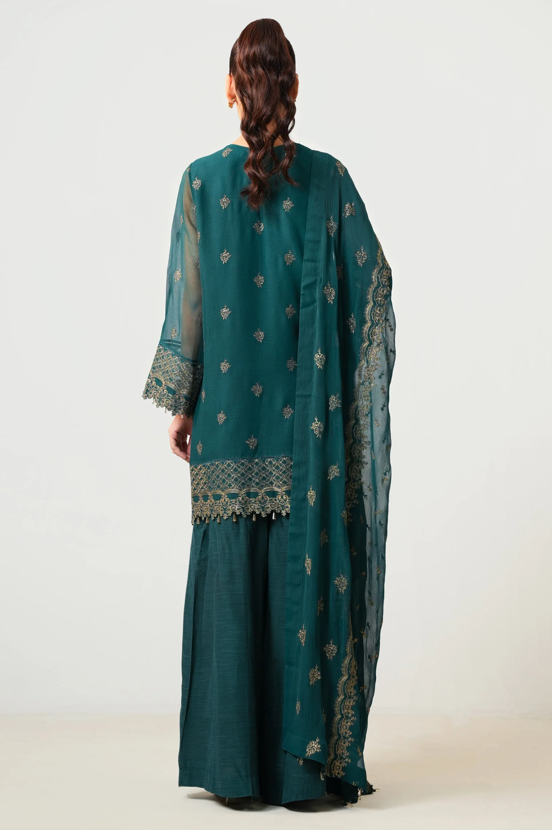 UNSTITCHED EMBROIDERED SUIT - Image 5