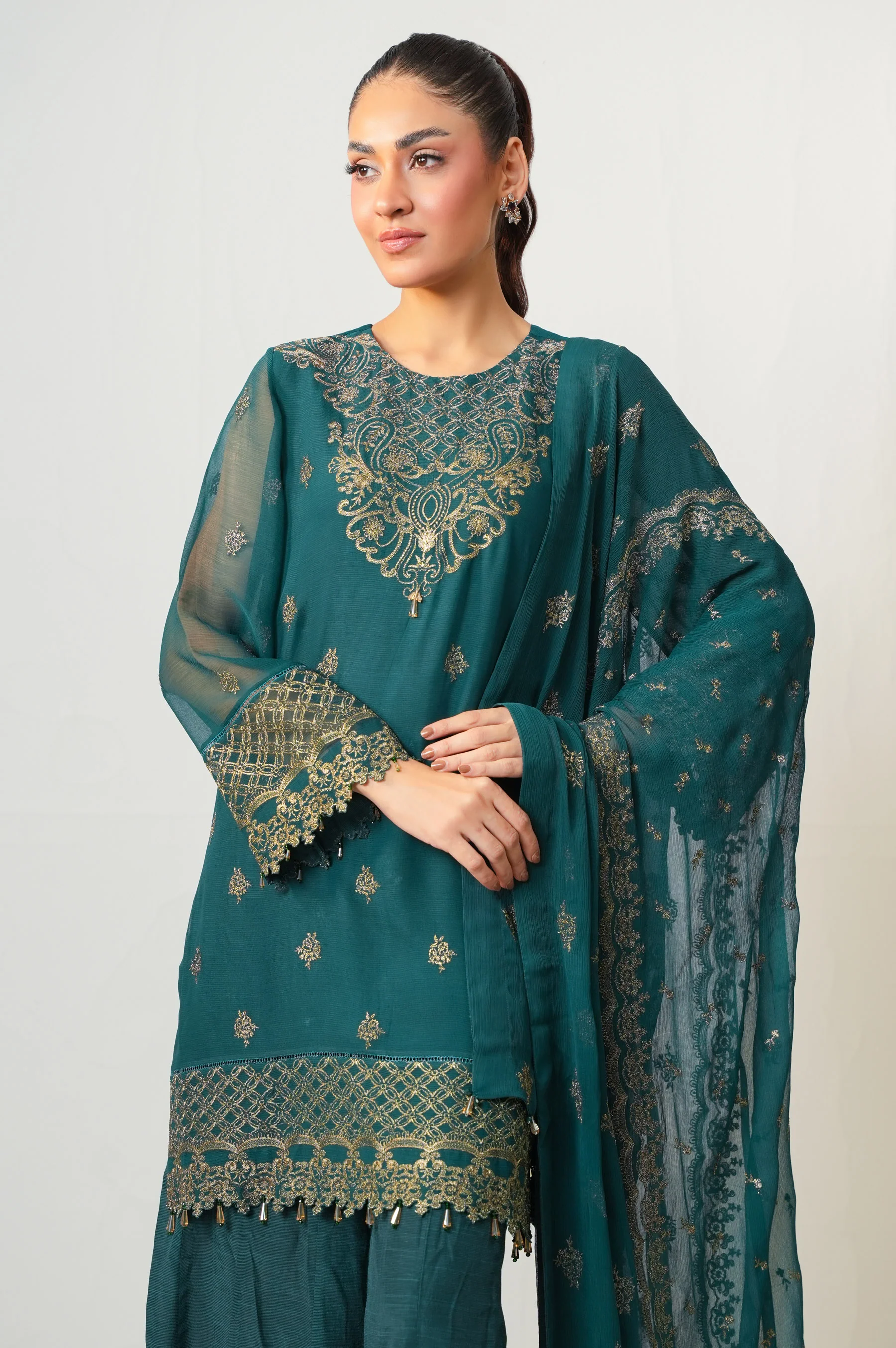 UNSTITCHED EMBROIDERED SUIT - Image 7