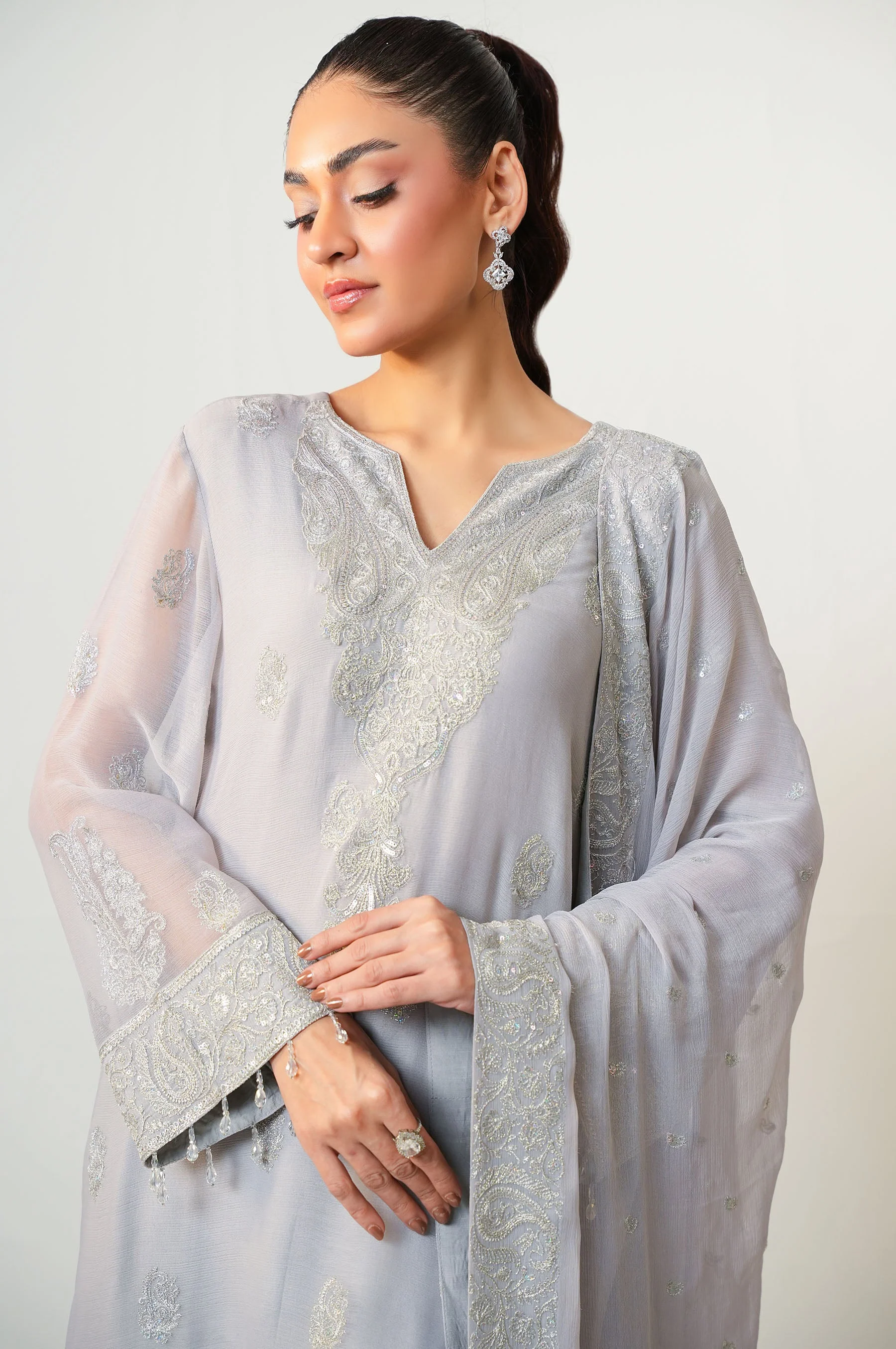UNSTITCHED EMBROIDERED SUIT (FACTORY E-OUTLET) - Image 5