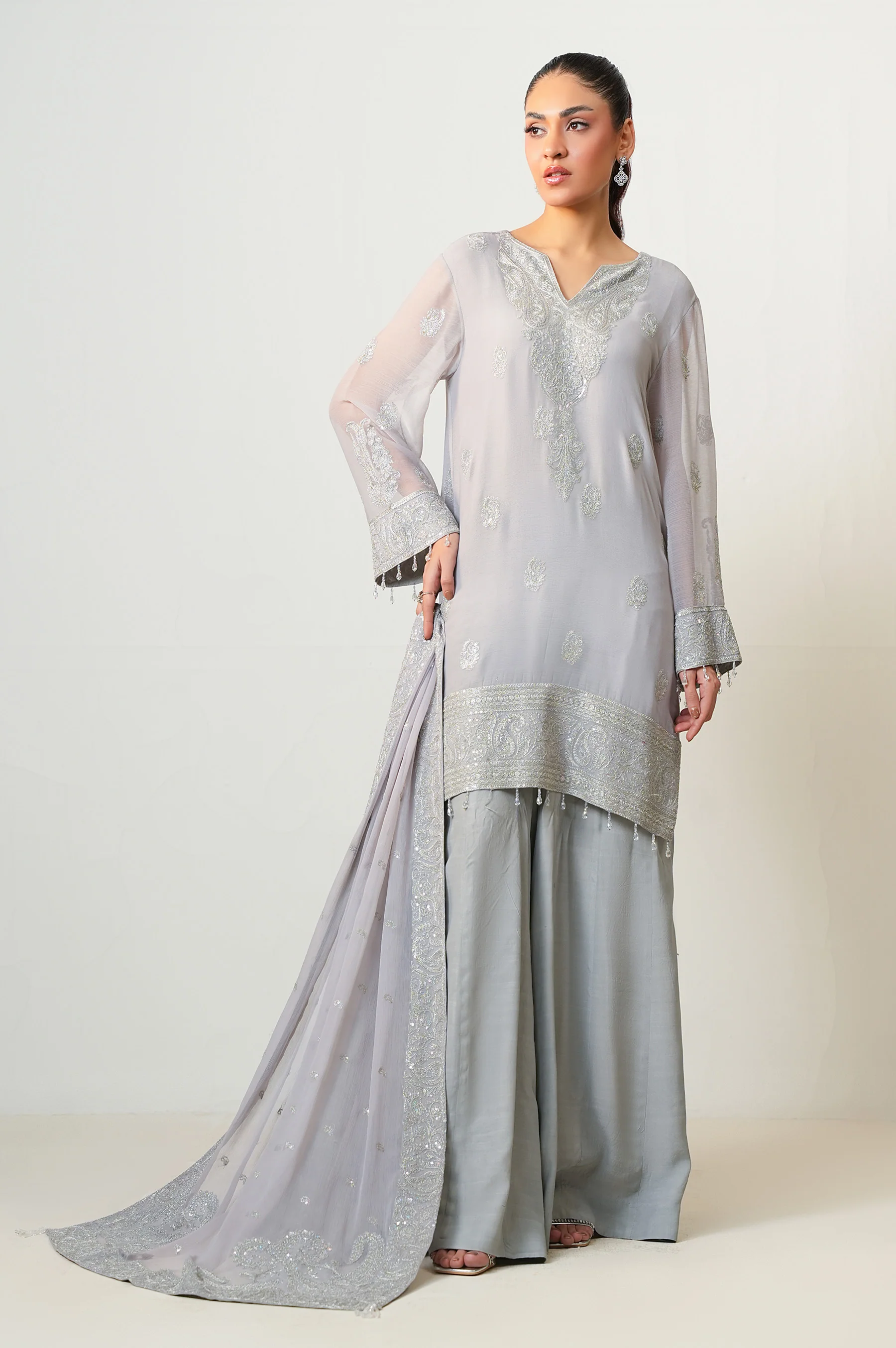 UNSTITCHED EMBROIDERED SUIT - Image 6