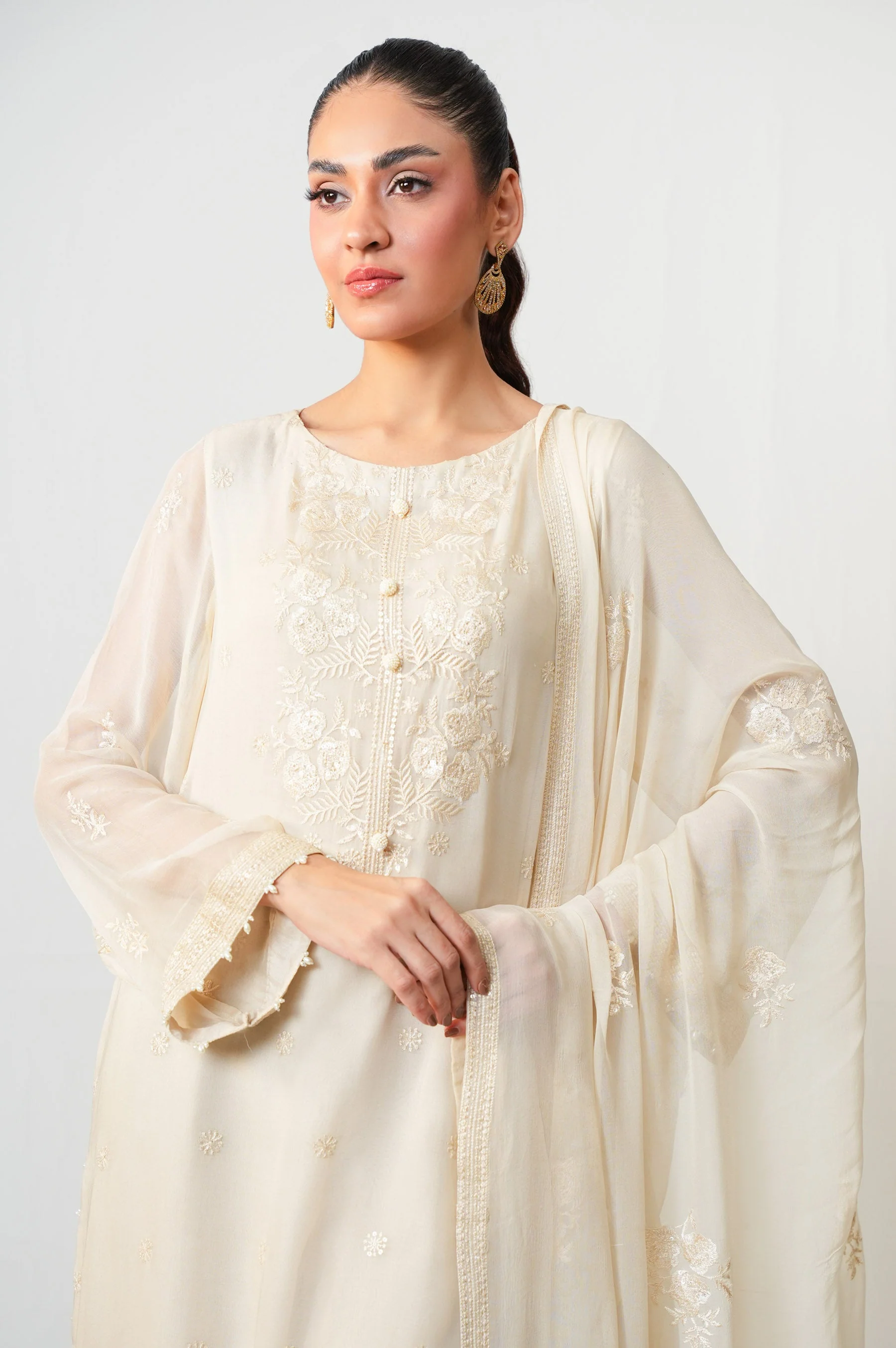 UNSTITCHED 3 PIECE EMBROIDERED SUIT (FACTORY E-OUTLET) - Image 4