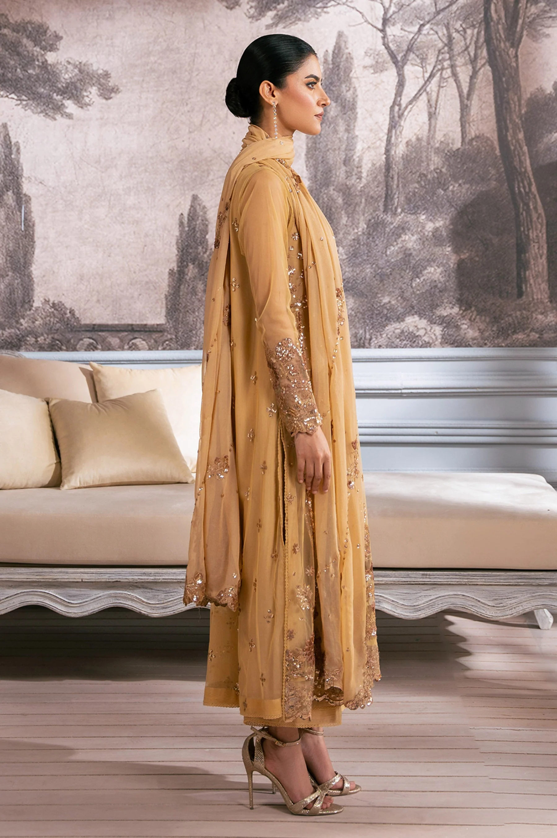EMBROIDERED SUIT - Image 5