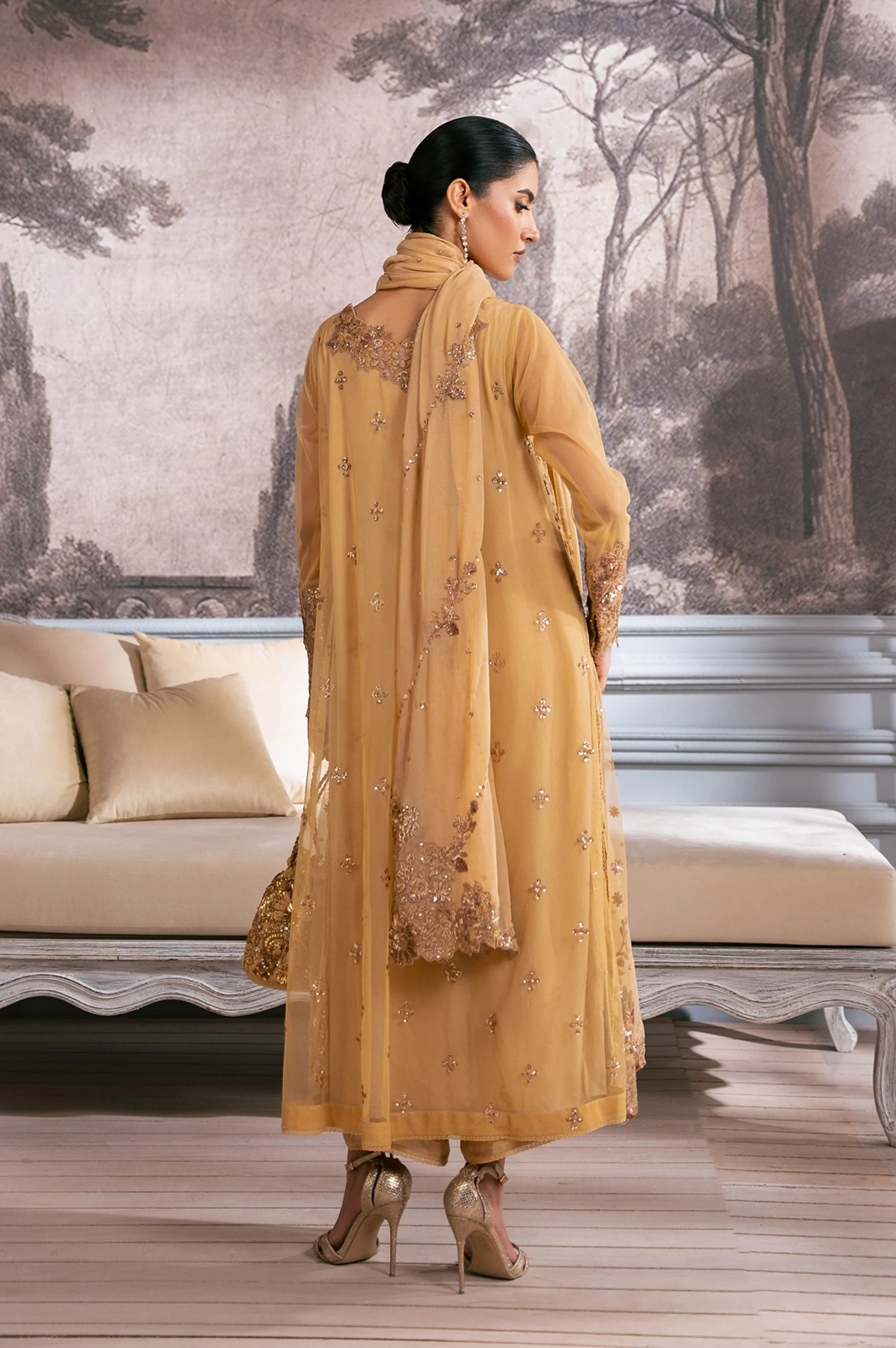 EMBROIDERED SUIT - Image 7