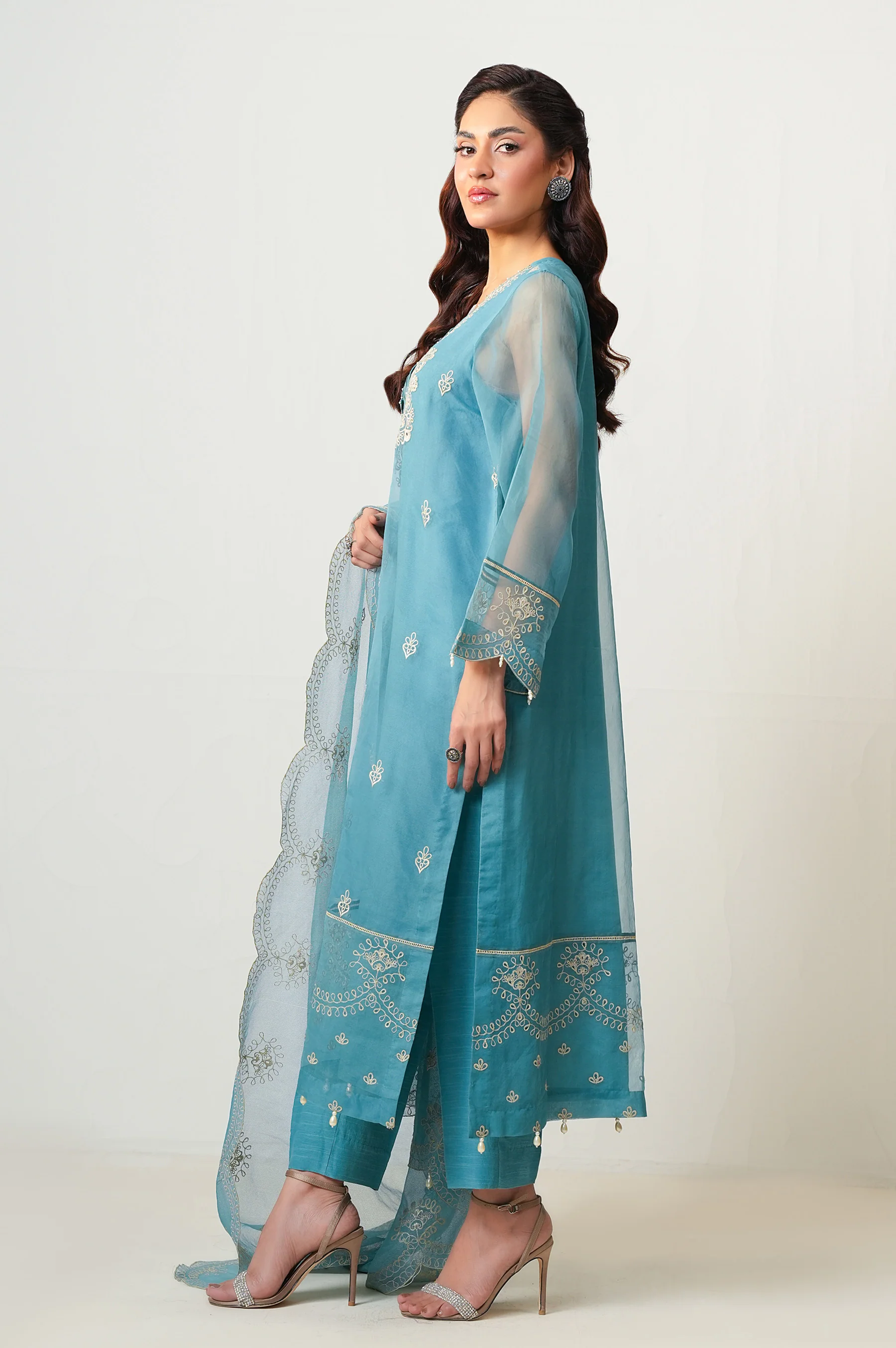 EMBROIDERED SUIT - Image 4