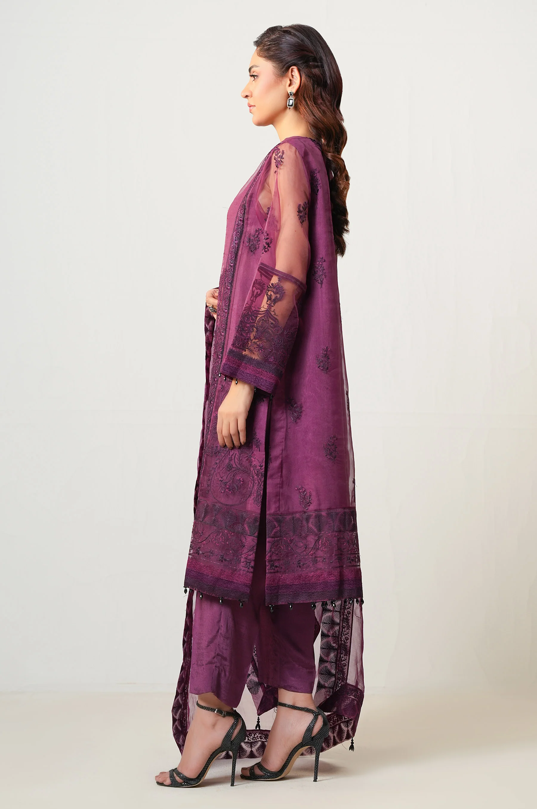 STITCHED EMBROIDERED ORGANZA SUIT - Image 3