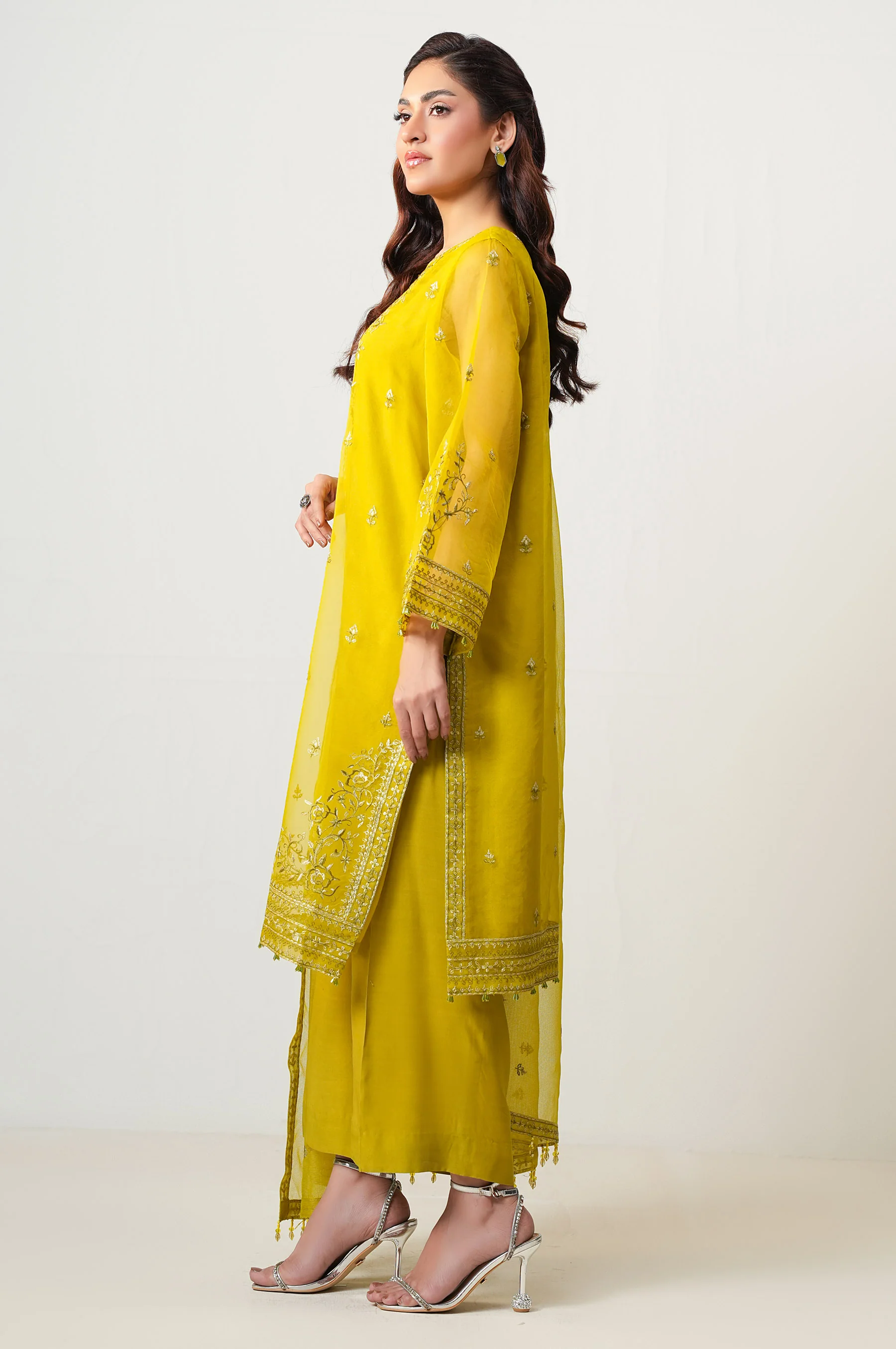 UNSTITCHED 3 PIECE EMBROIDERED SUIT - Image 3