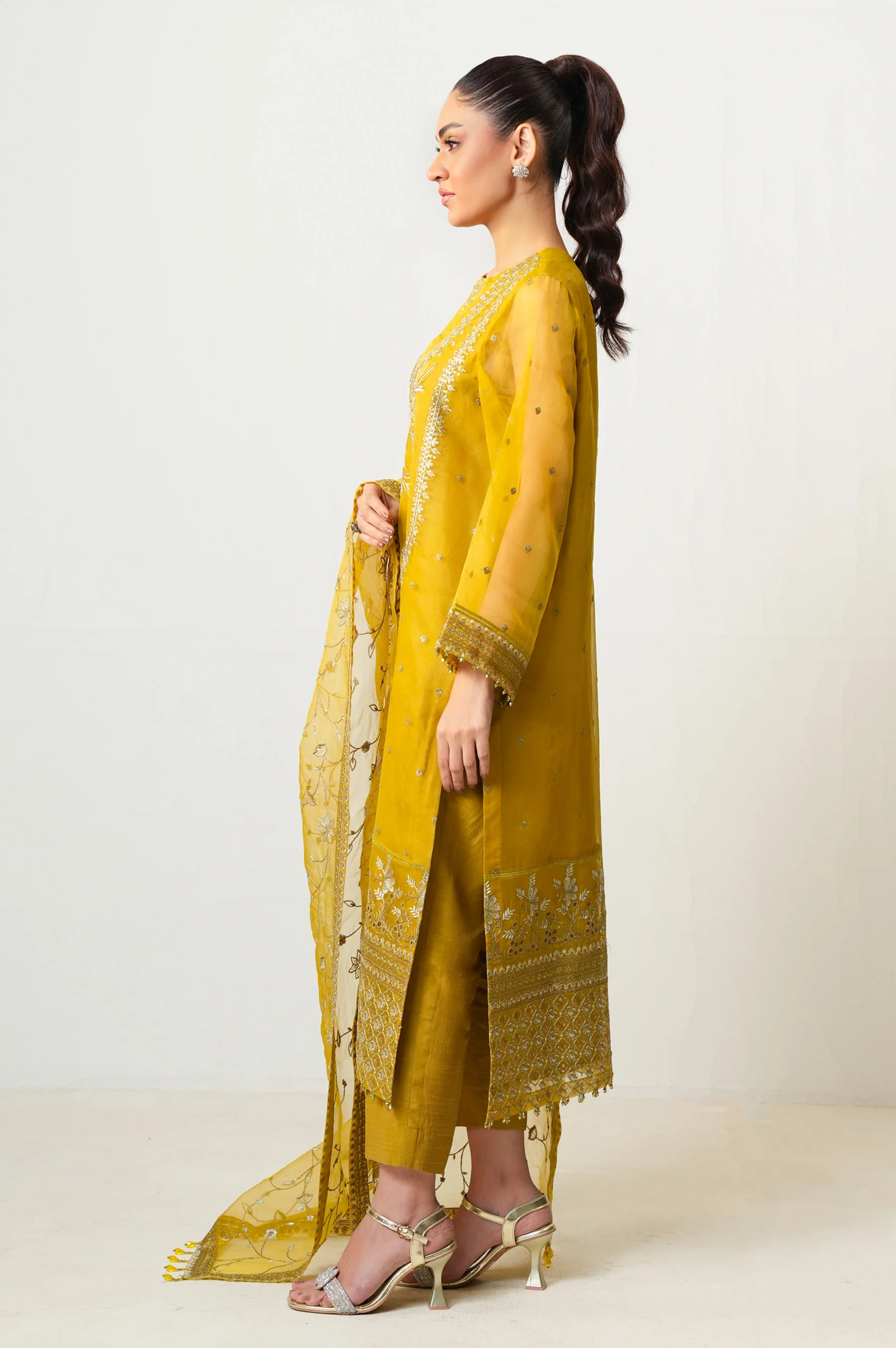 UNSTITCHED 3 PIECE EMBROIDERED SUIT - Image 3