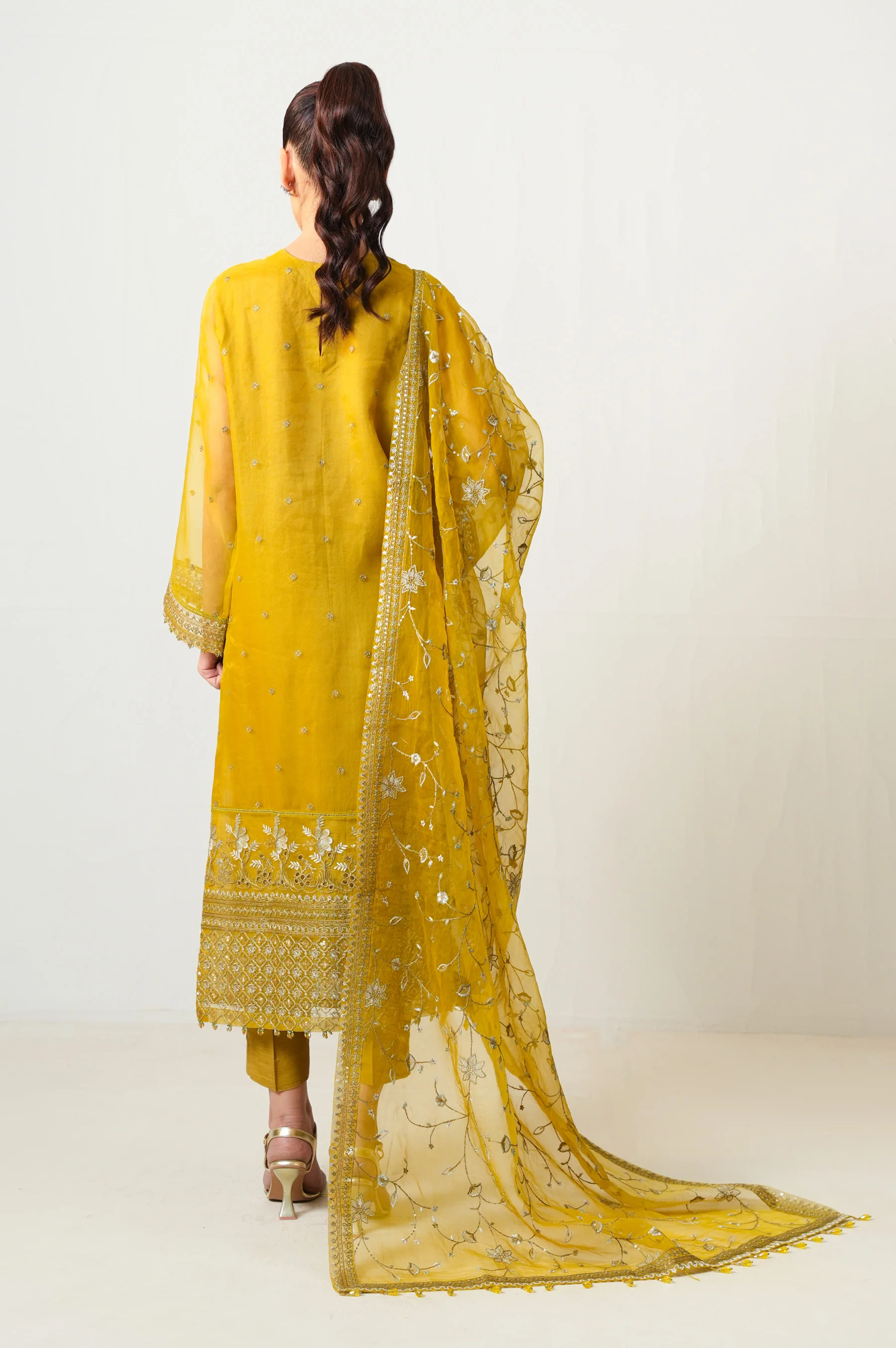 UNSTITCHED 3 PIECE EMBROIDERED SUIT - Image 4