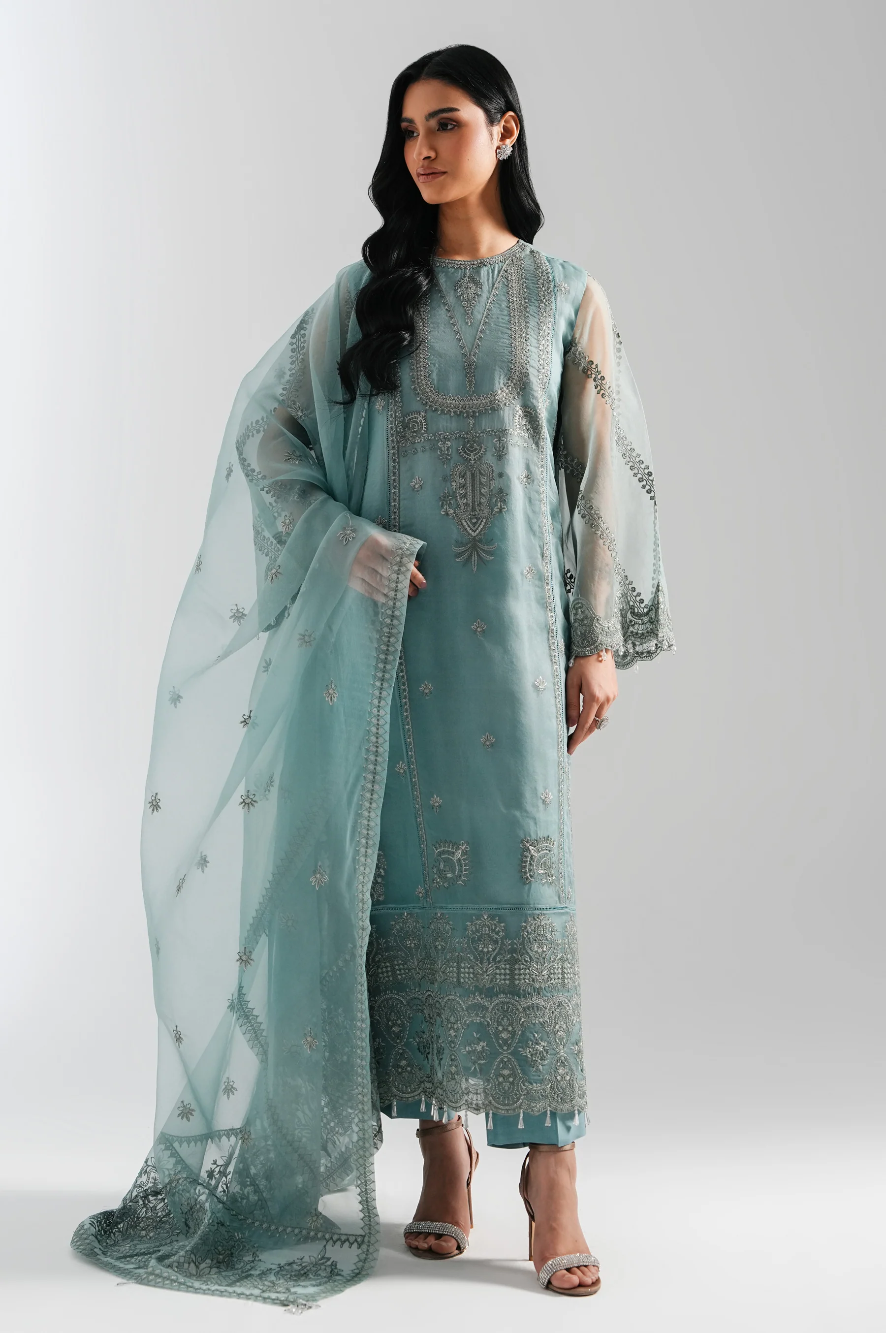 UNSTITCHED EMBROIDERED SUIT - Image 3
