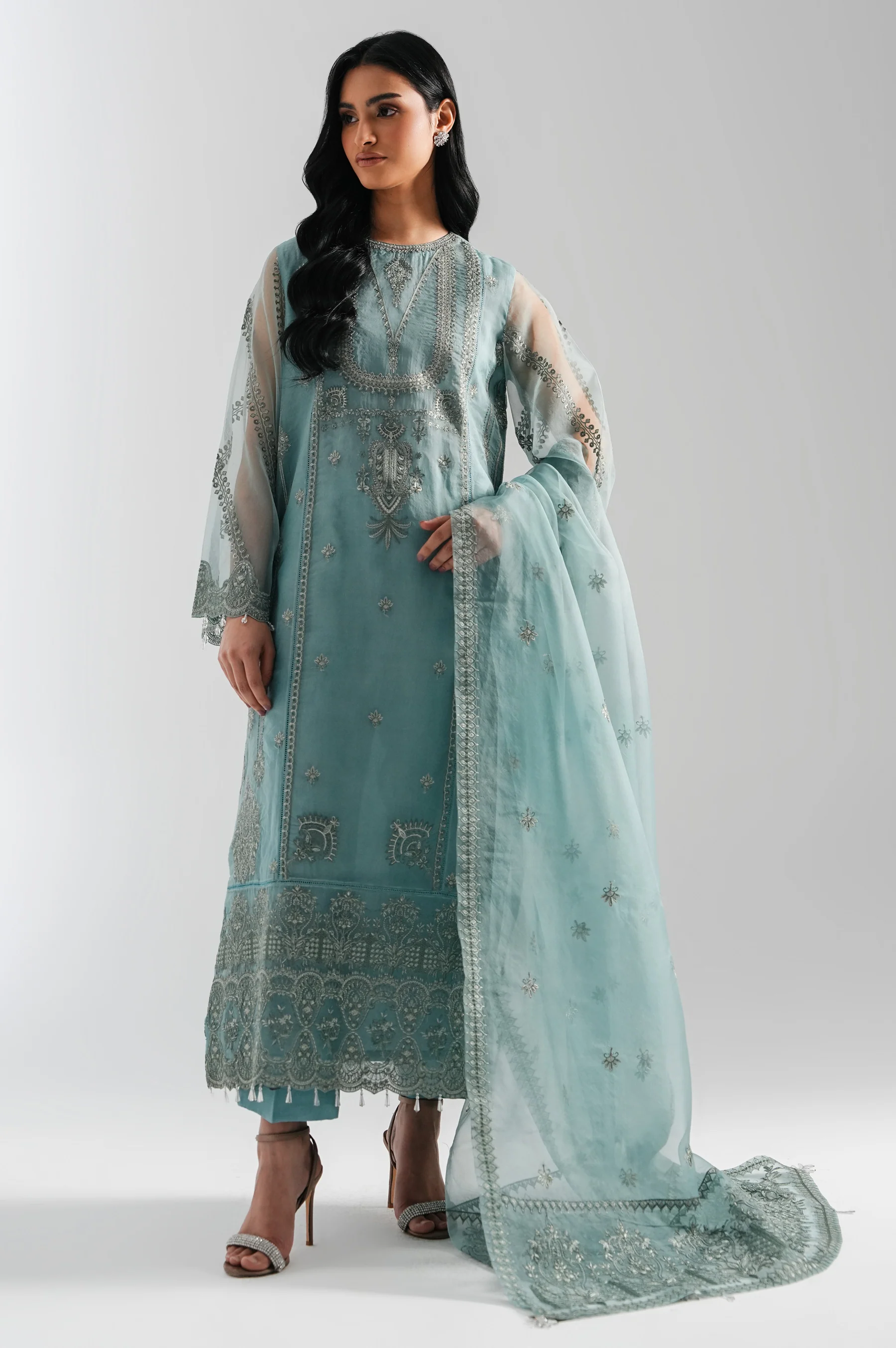 UNSTITCHED EMBROIDERED SUIT - Image 5
