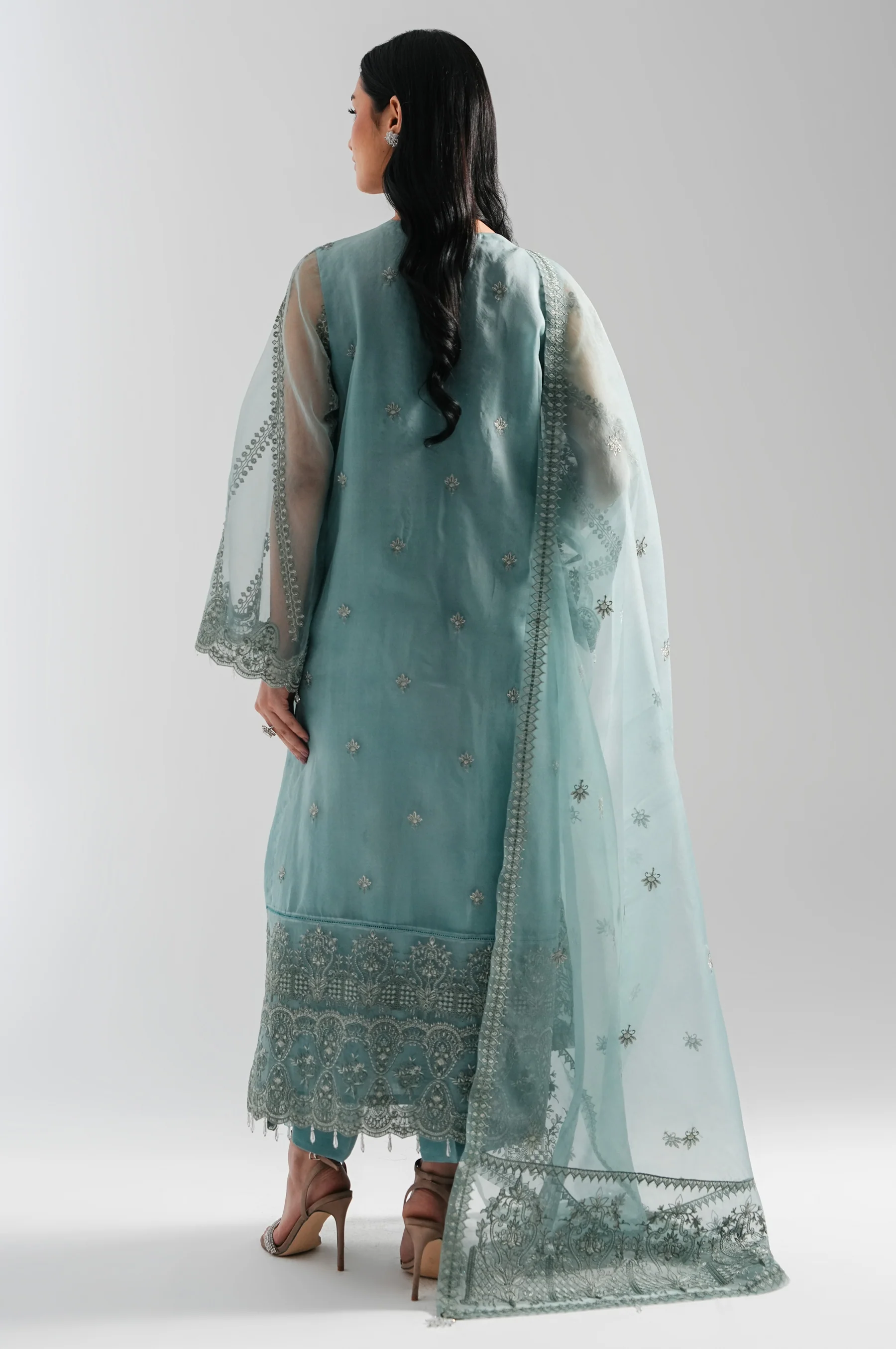 UNSTITCHED EMBROIDERED SUIT - Image 6