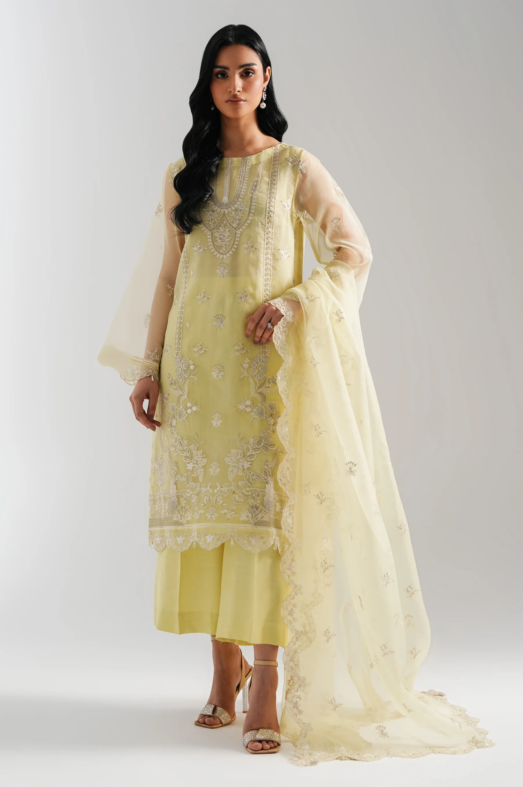 UNSTITCHED EMBROIDERED SUIT - Image 3