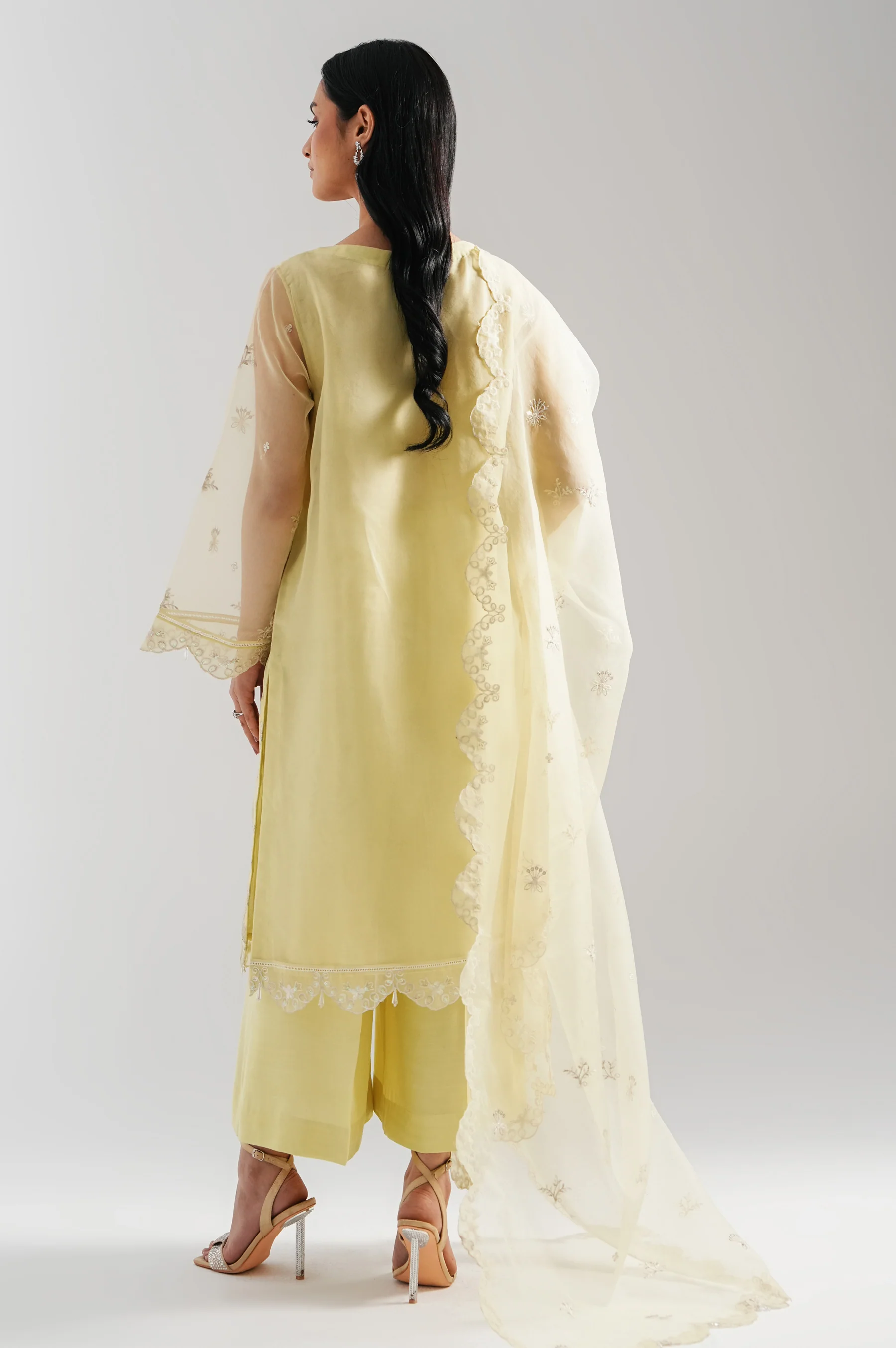 UNSTITCHED EMBROIDERED SUIT - Image 5