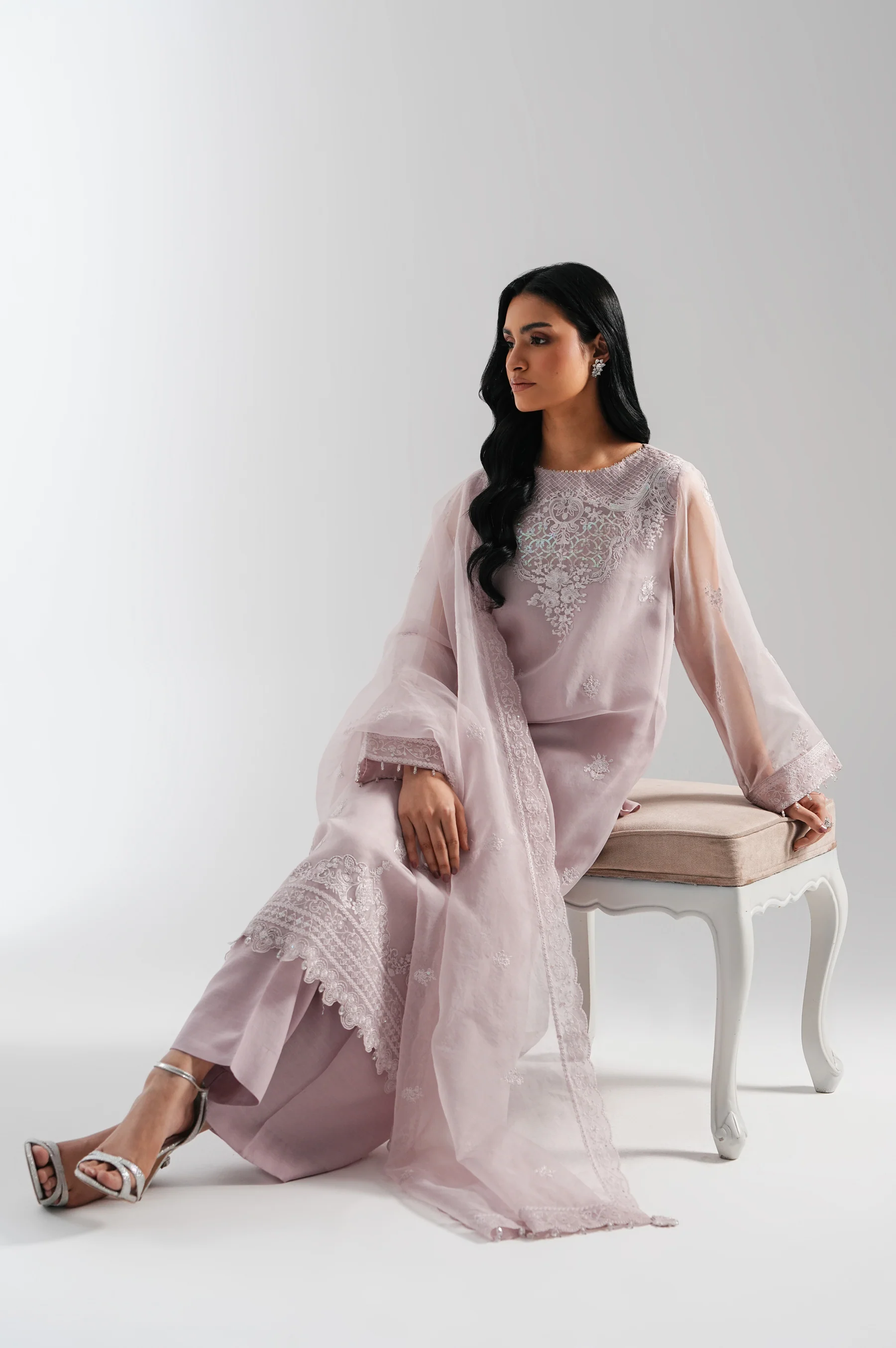UNSTITCHED EMBROIDERED SUIT - Image 4