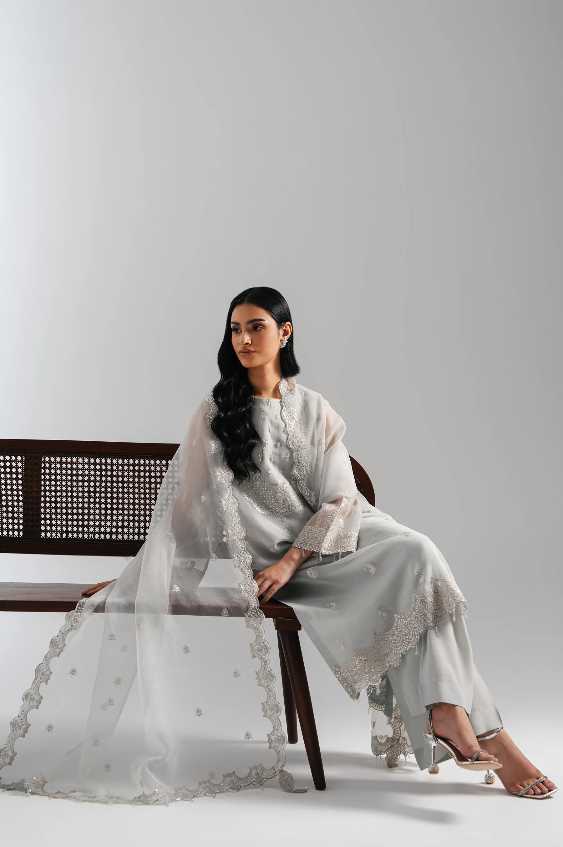 UNSTITCHED EMBROIDERED SUIT - Image 5
