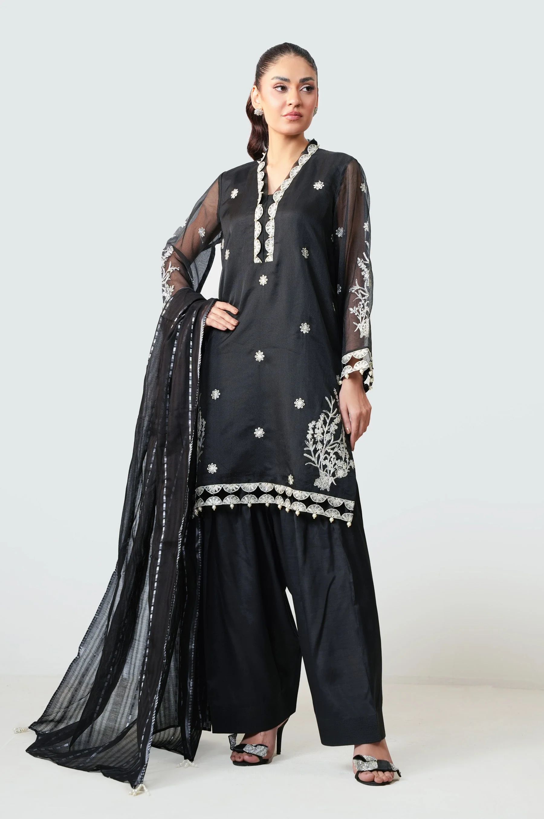 EMBROIDERED SUIT