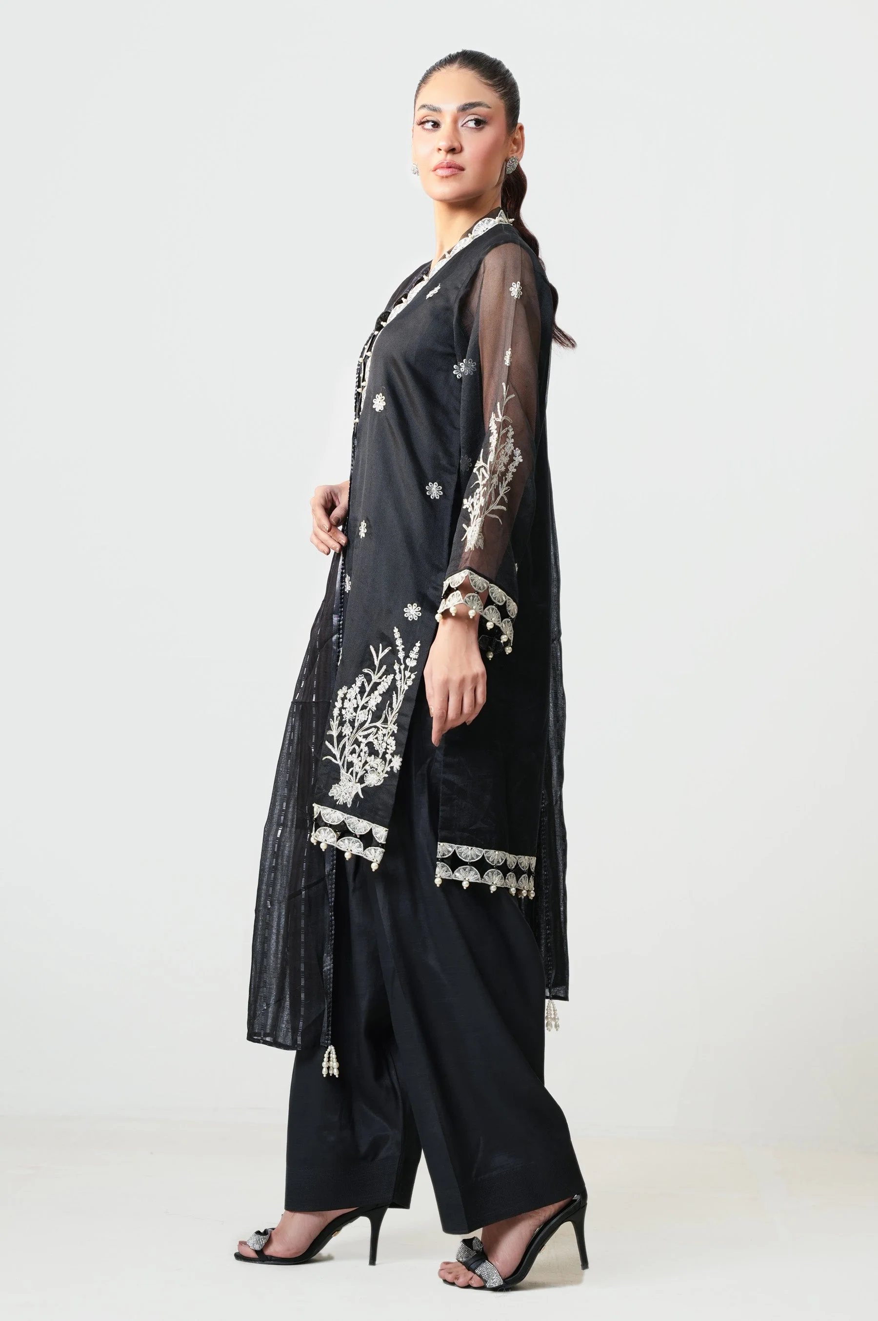 EMBROIDERED SUIT - Image 3
