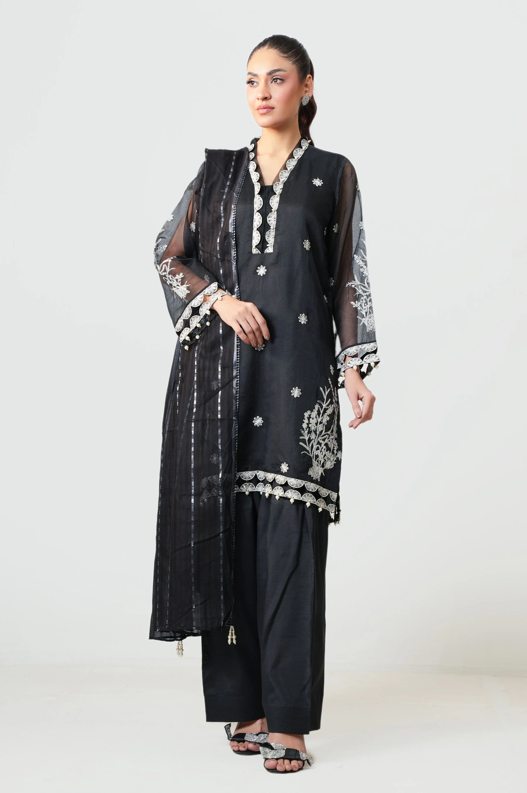 EMBROIDERED SUIT - Image 6