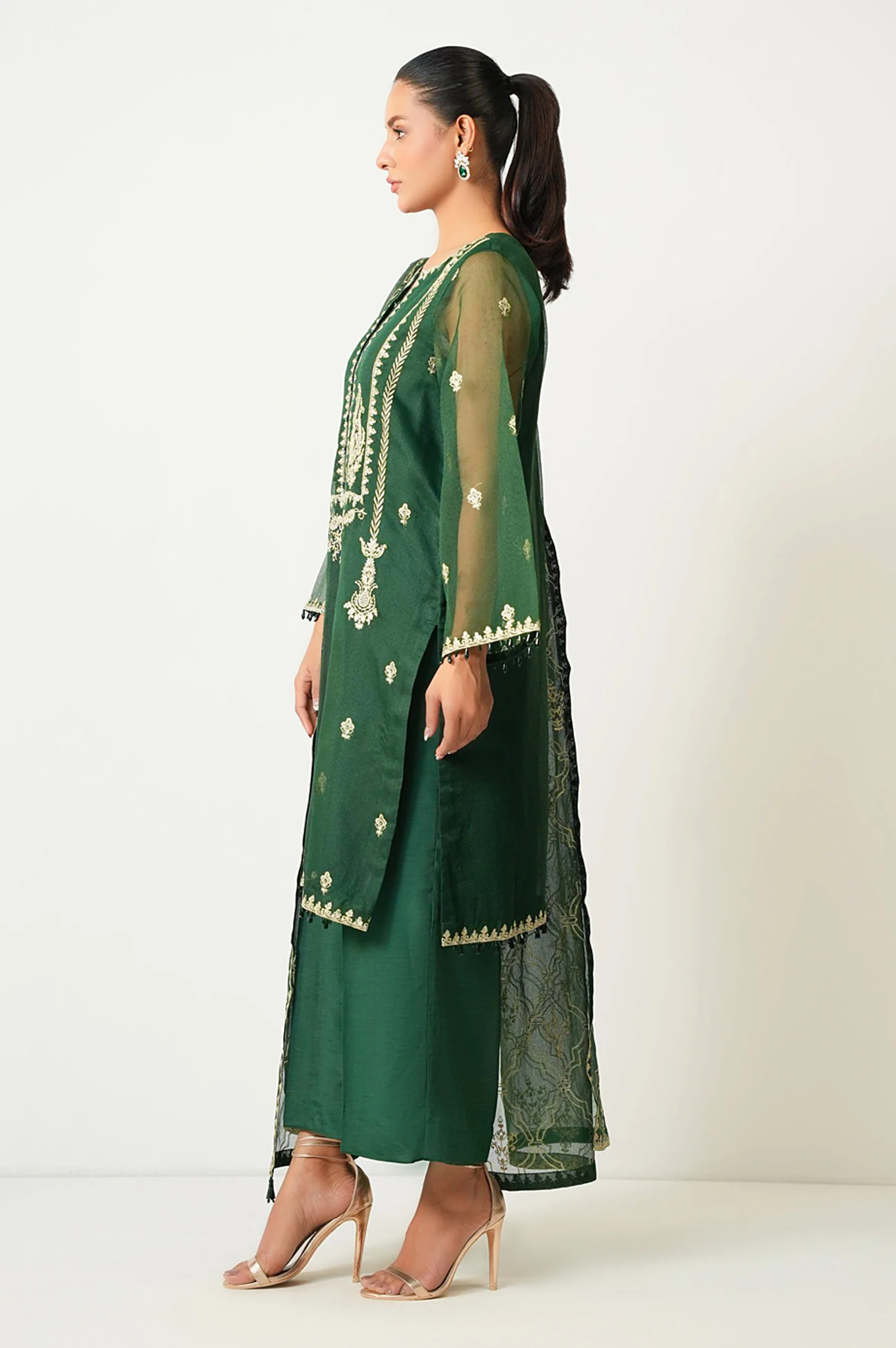UNSTITCHED 3 PIECE EMBROIDERED SUIT - Image 3