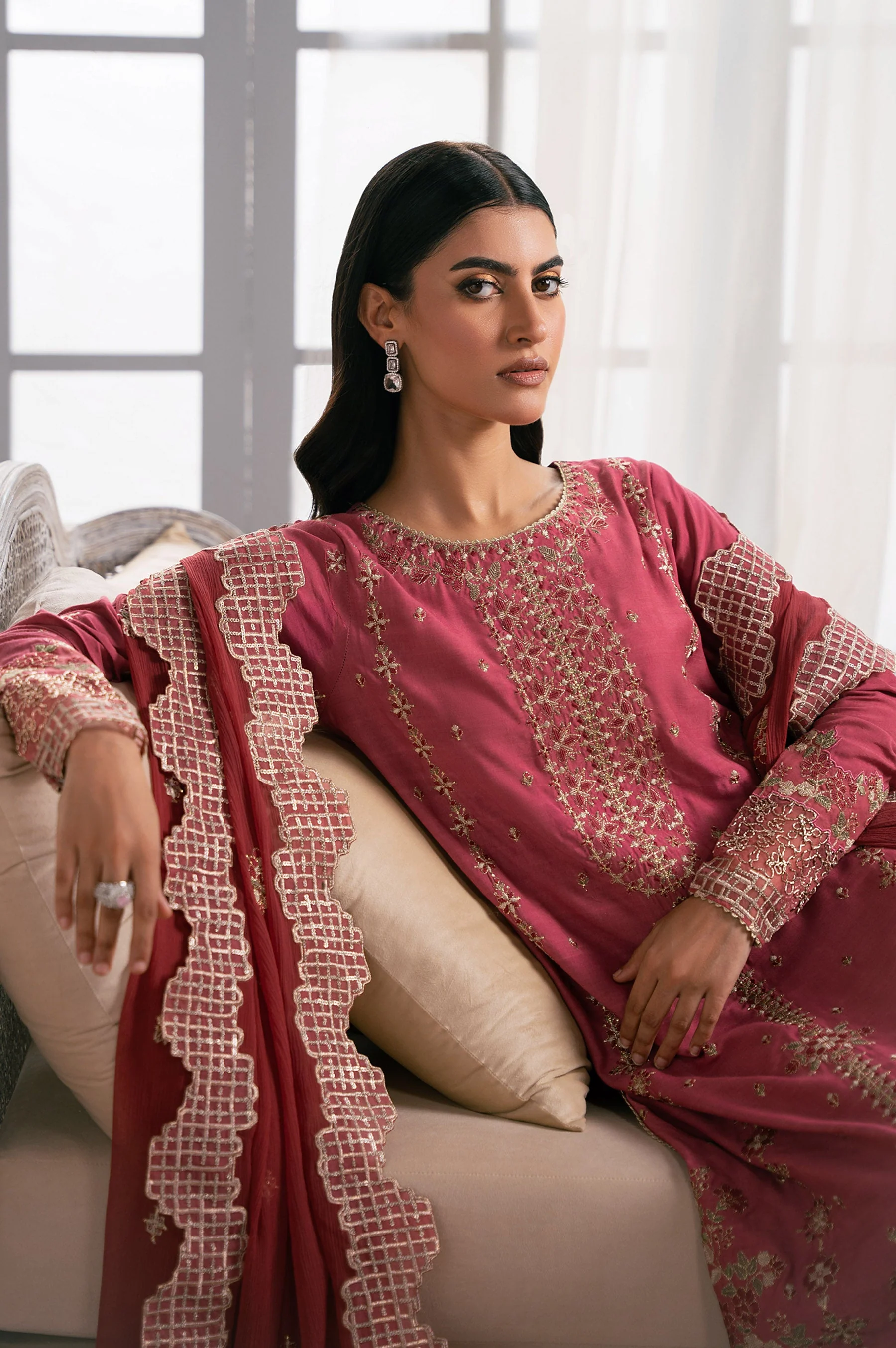 EMBROIDERED SUIT - Image 3