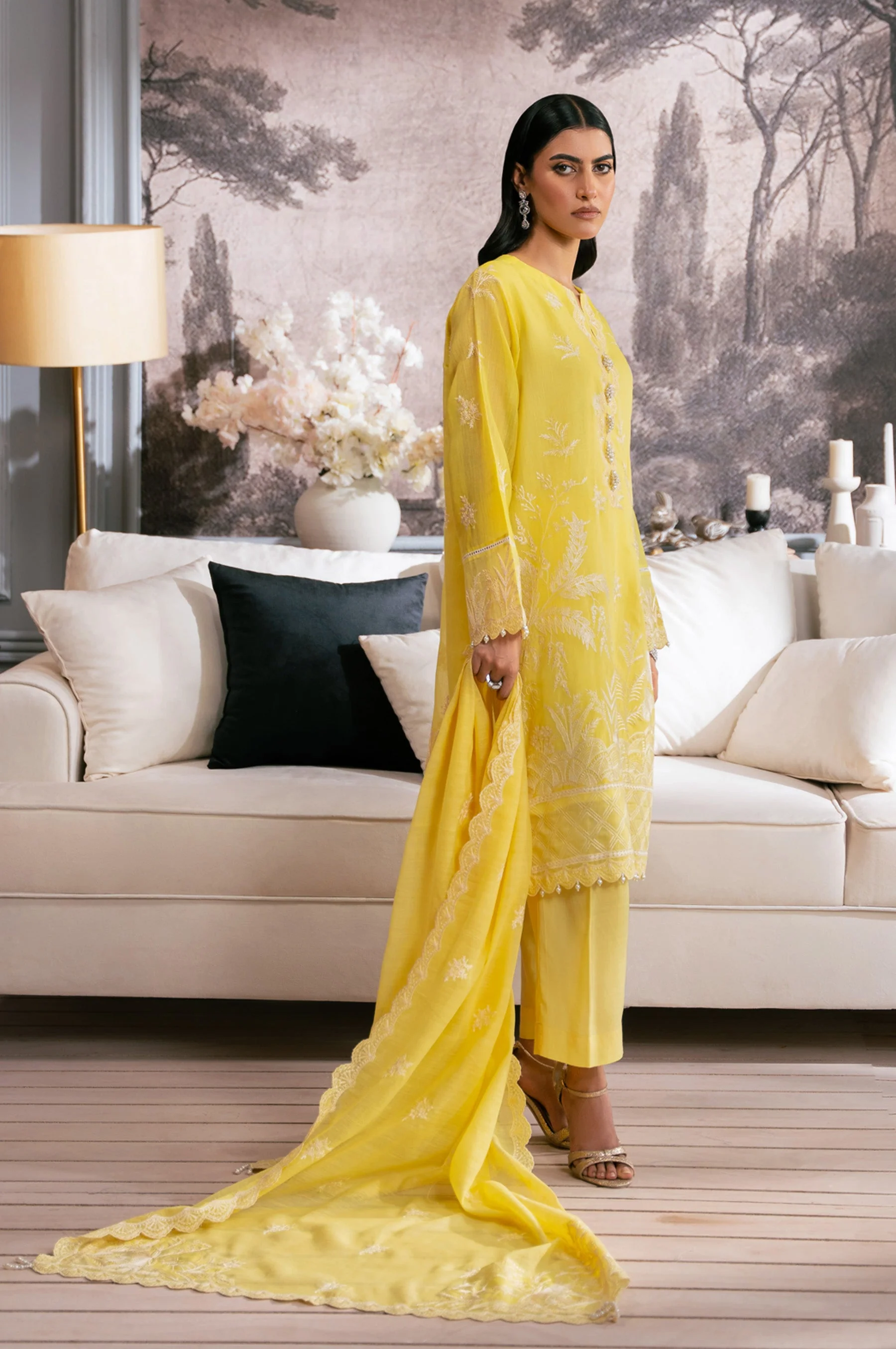 EMBROIDERED SUIT - Image 5