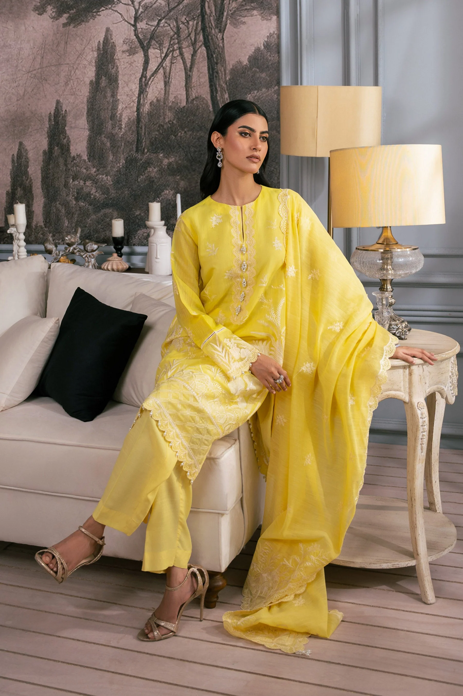 EMBROIDERED SUIT - Image 9