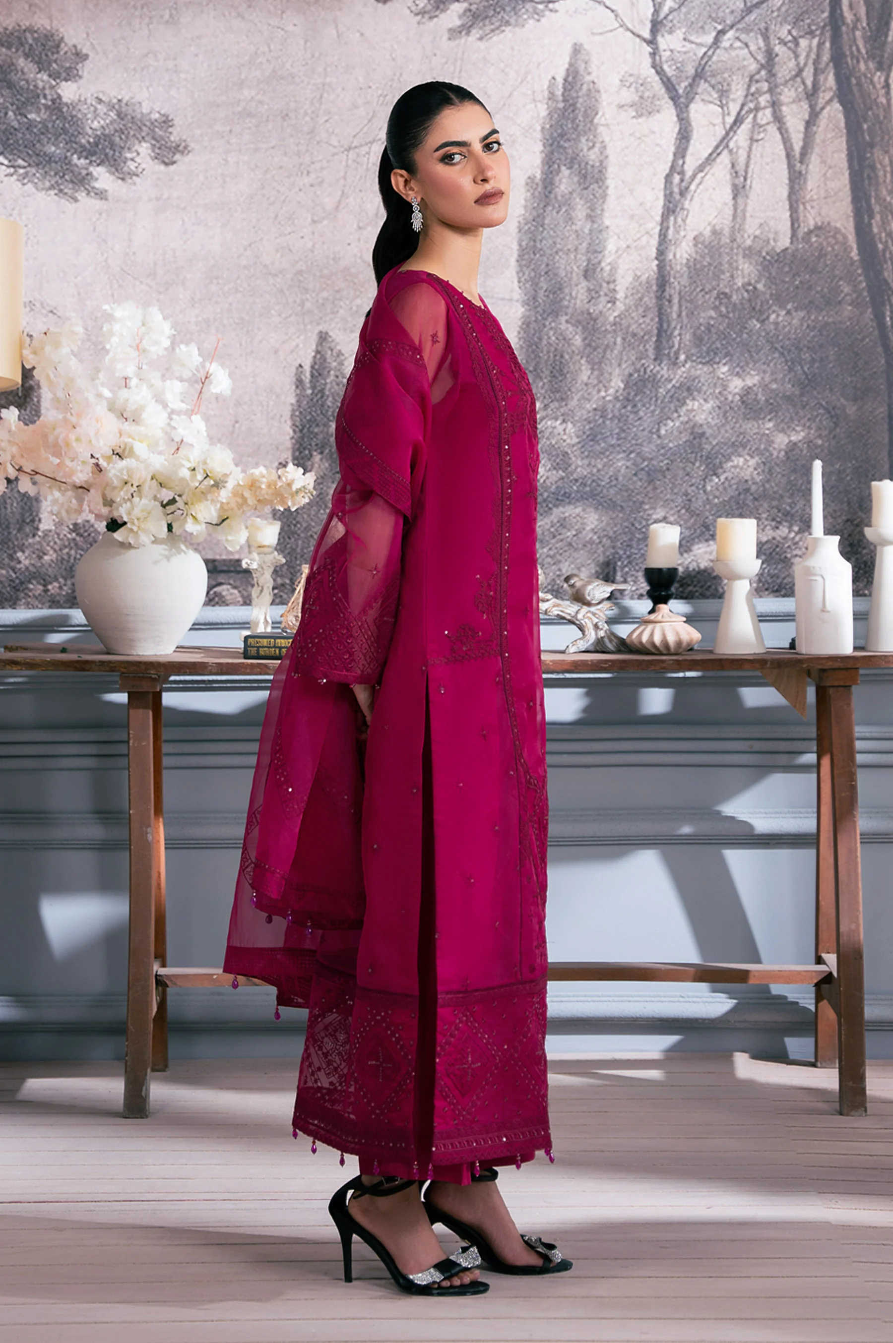 UNSTITCHED EMBROIDERED SUIT - Image 5