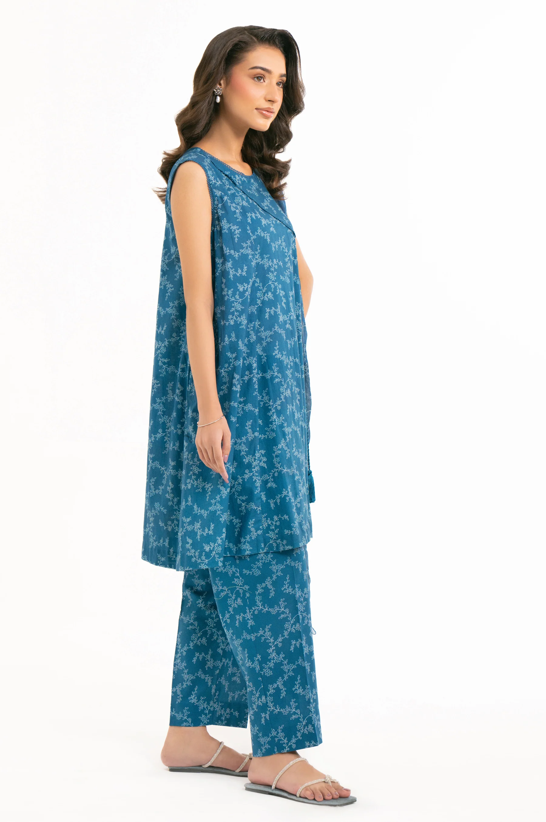 UNSTITCHED DIGITAL PRINTED SUIT - Image 4