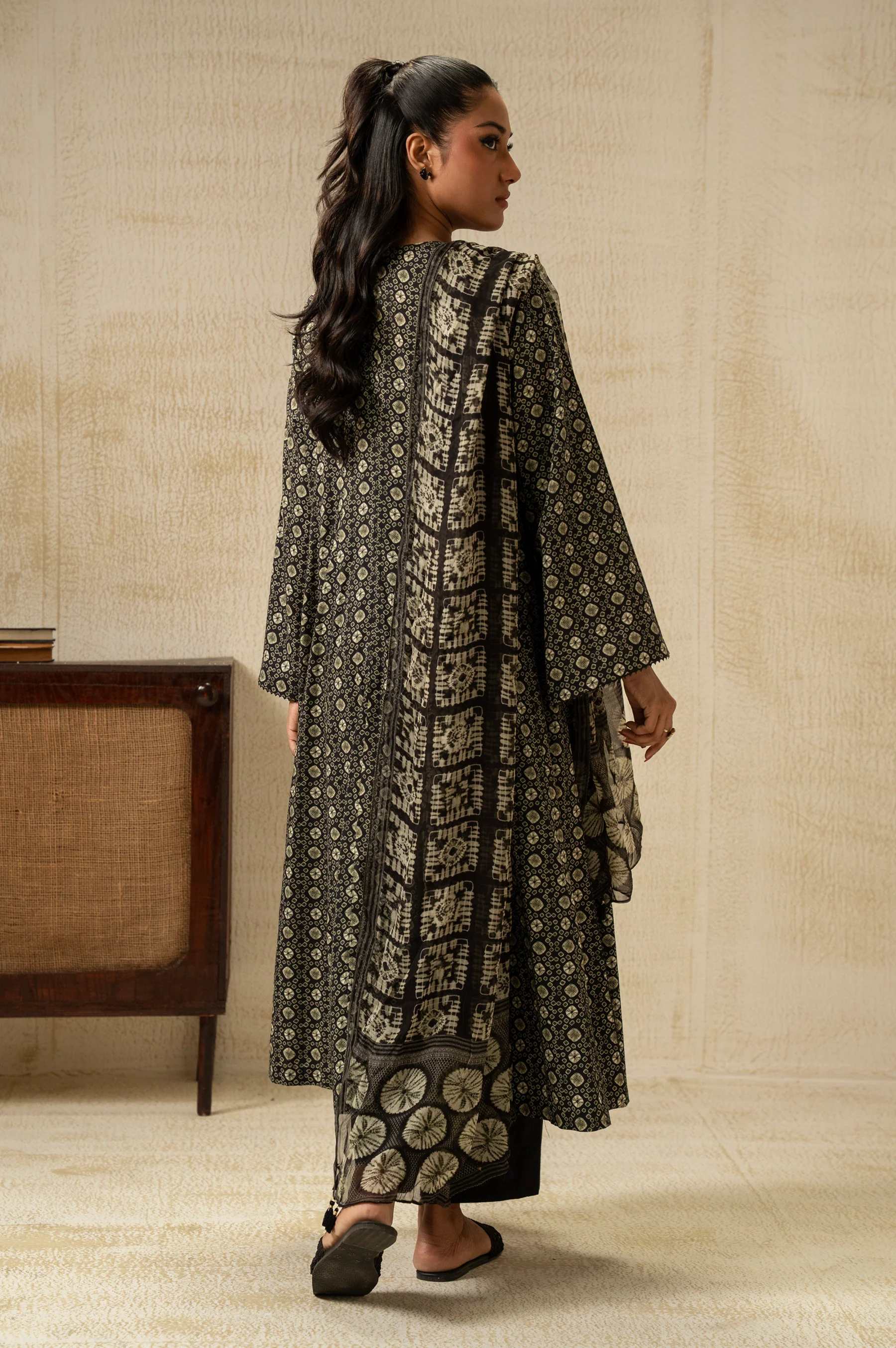 UNSTITCHED DIGITAL PRINTED SUIT - Image 2