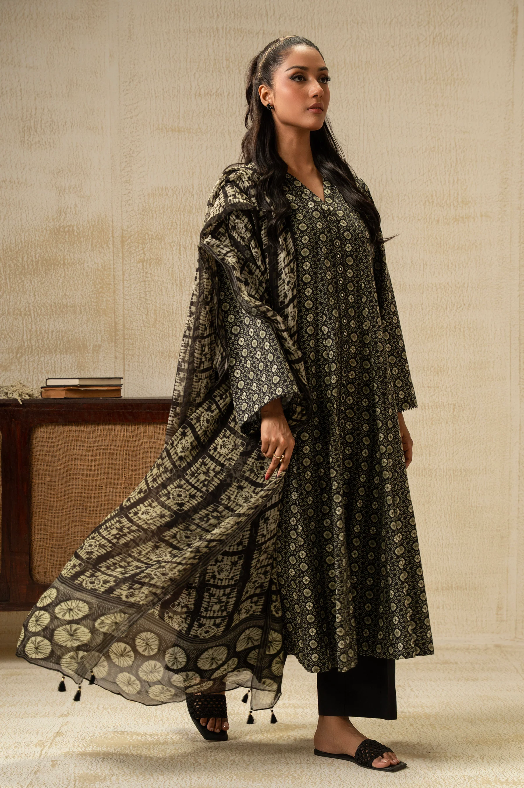 UNSTITCHED DIGITAL PRINTED SUIT - Image 3