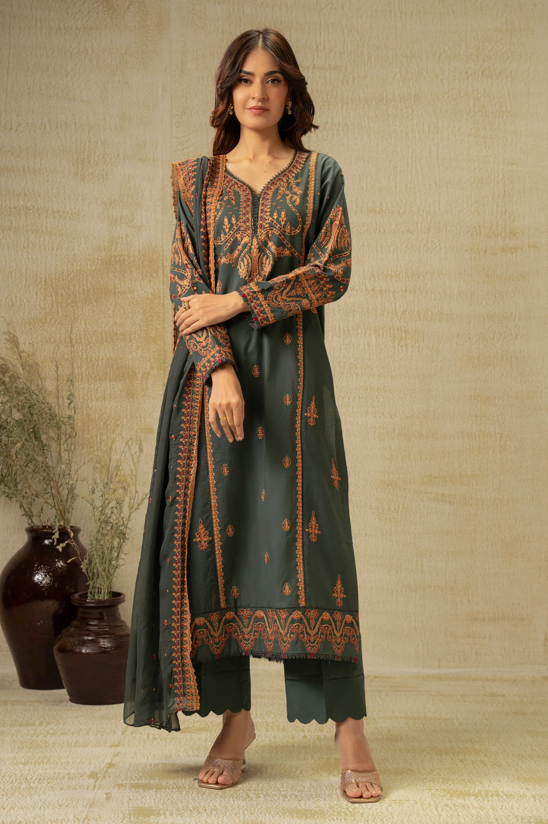 UNSTITCHED DYED EMBROIDERED SUIT - Image 5