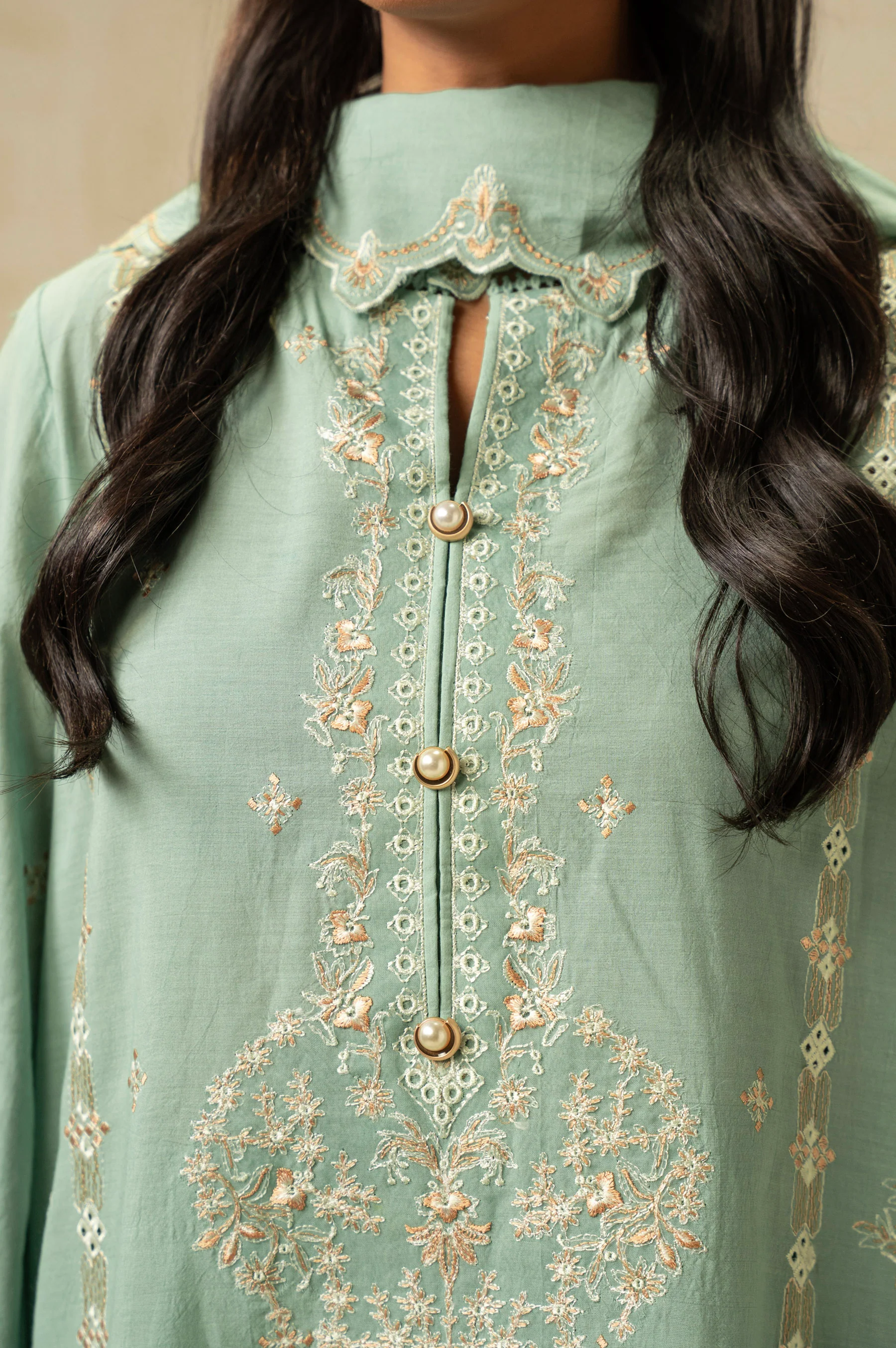 UNSTITCHED EMBROIDERED SUIT - Image 2