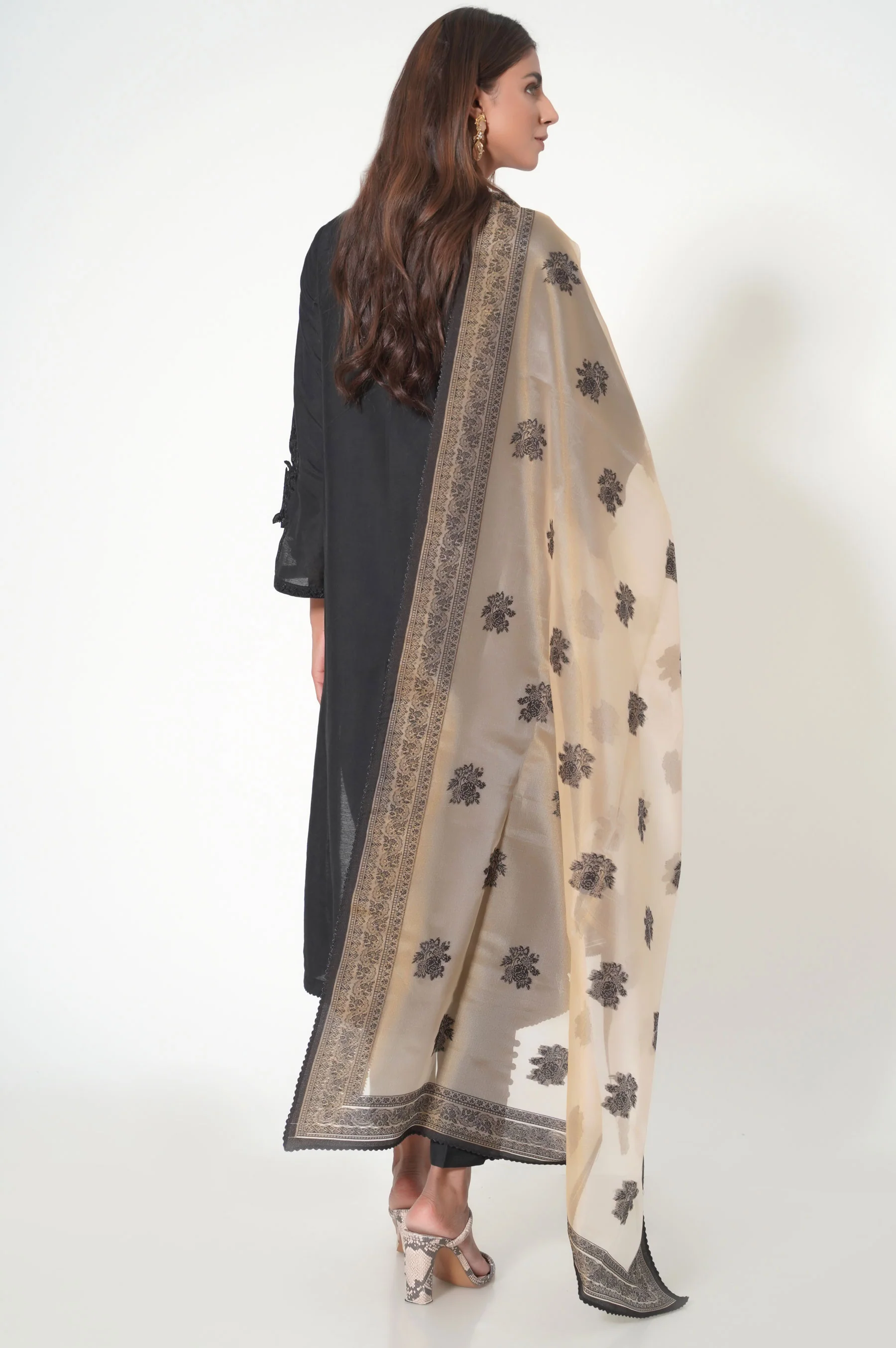 Unstitched 3 Piece Embroidered Cotton Silk Suit - Image 5