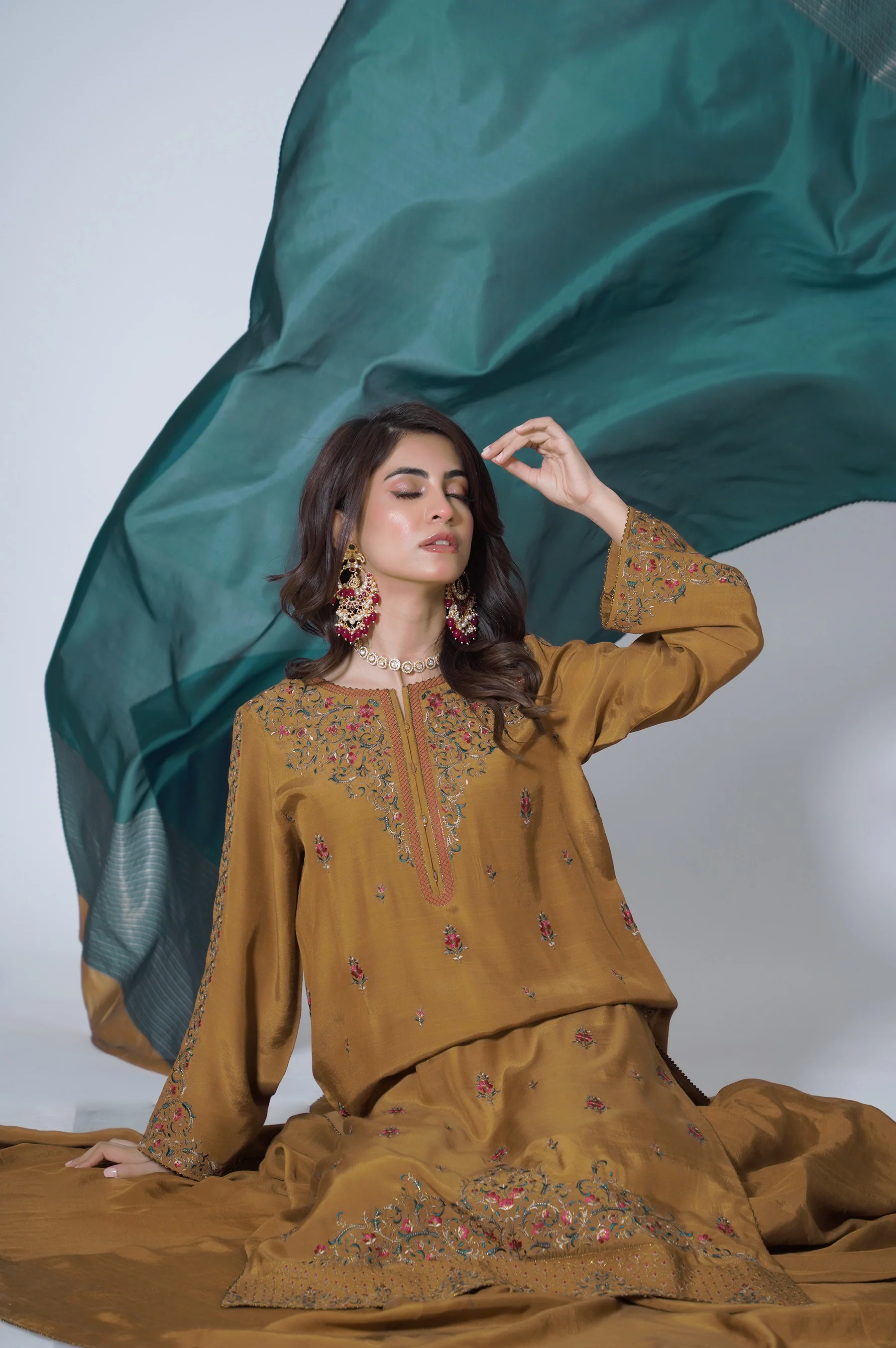 3 Piece Unstitched Embroidered Raw silk Suit - Image 3