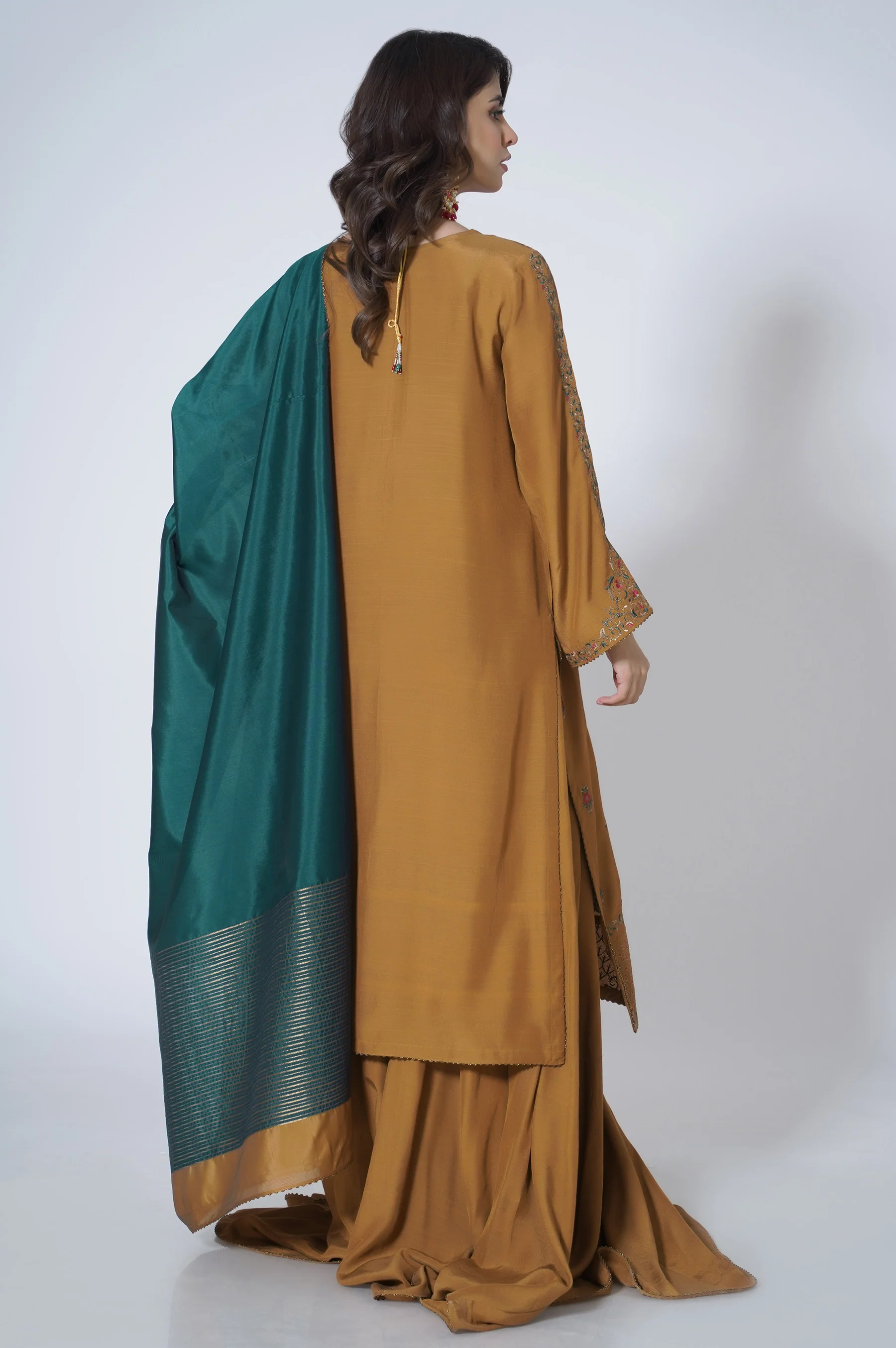 3 Piece Unstitched Embroidered Raw silk Suit - Image 4