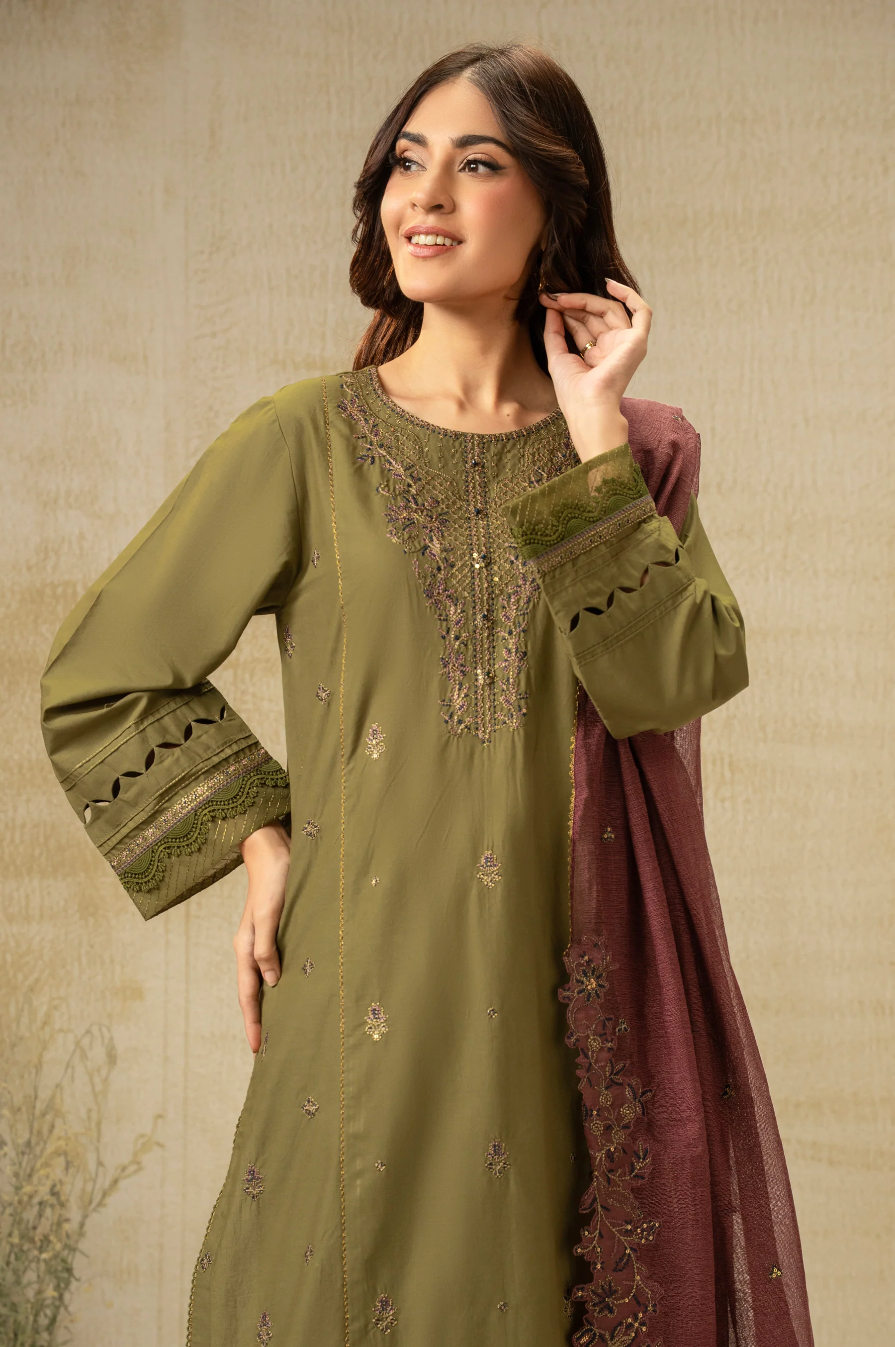 EMBROIDERED CAMBRIC UNSTITCHED 3 PIECE SUIT - Image 5