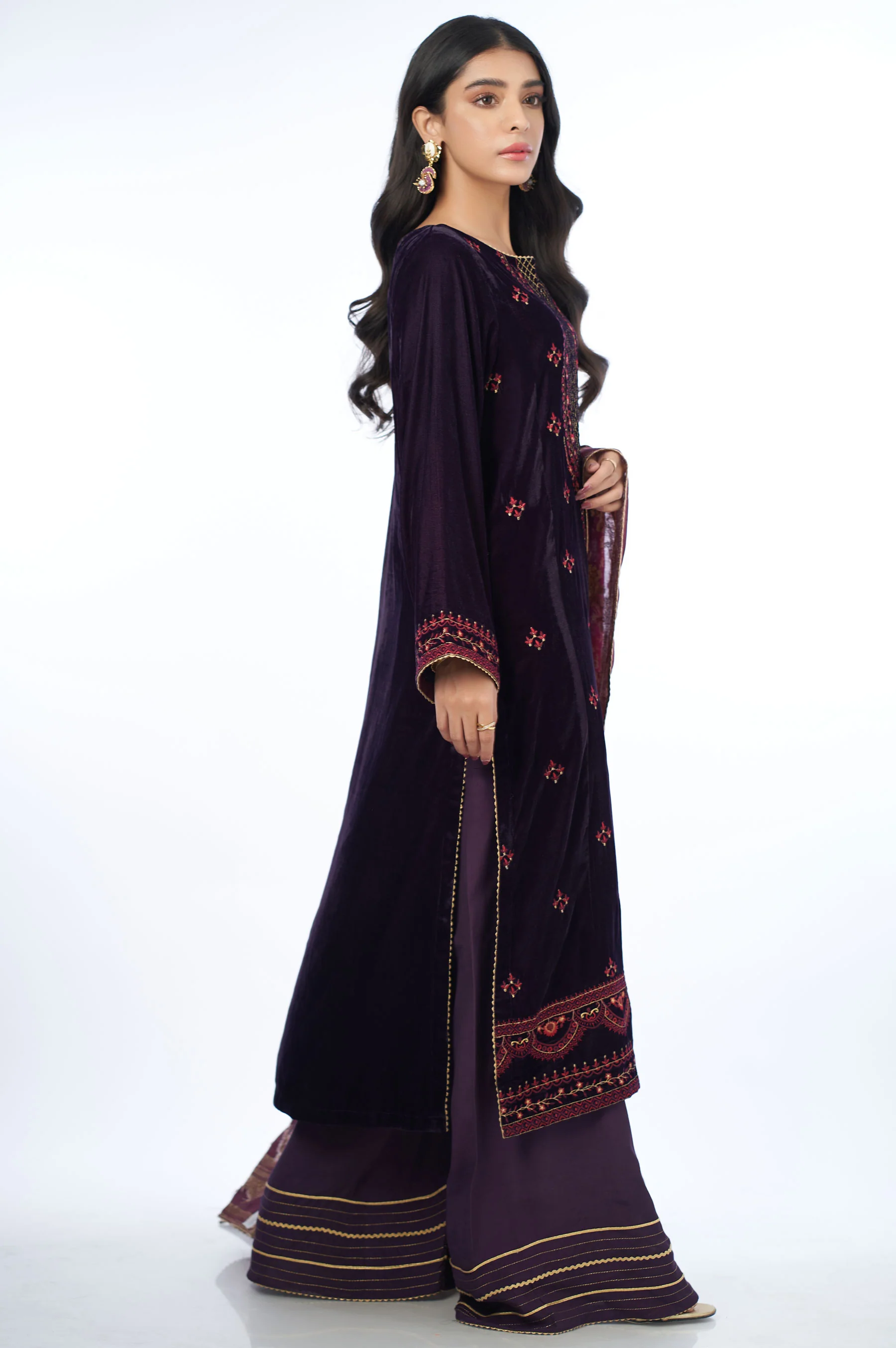 3 piece Unstitched Velvet Suit - Image 2