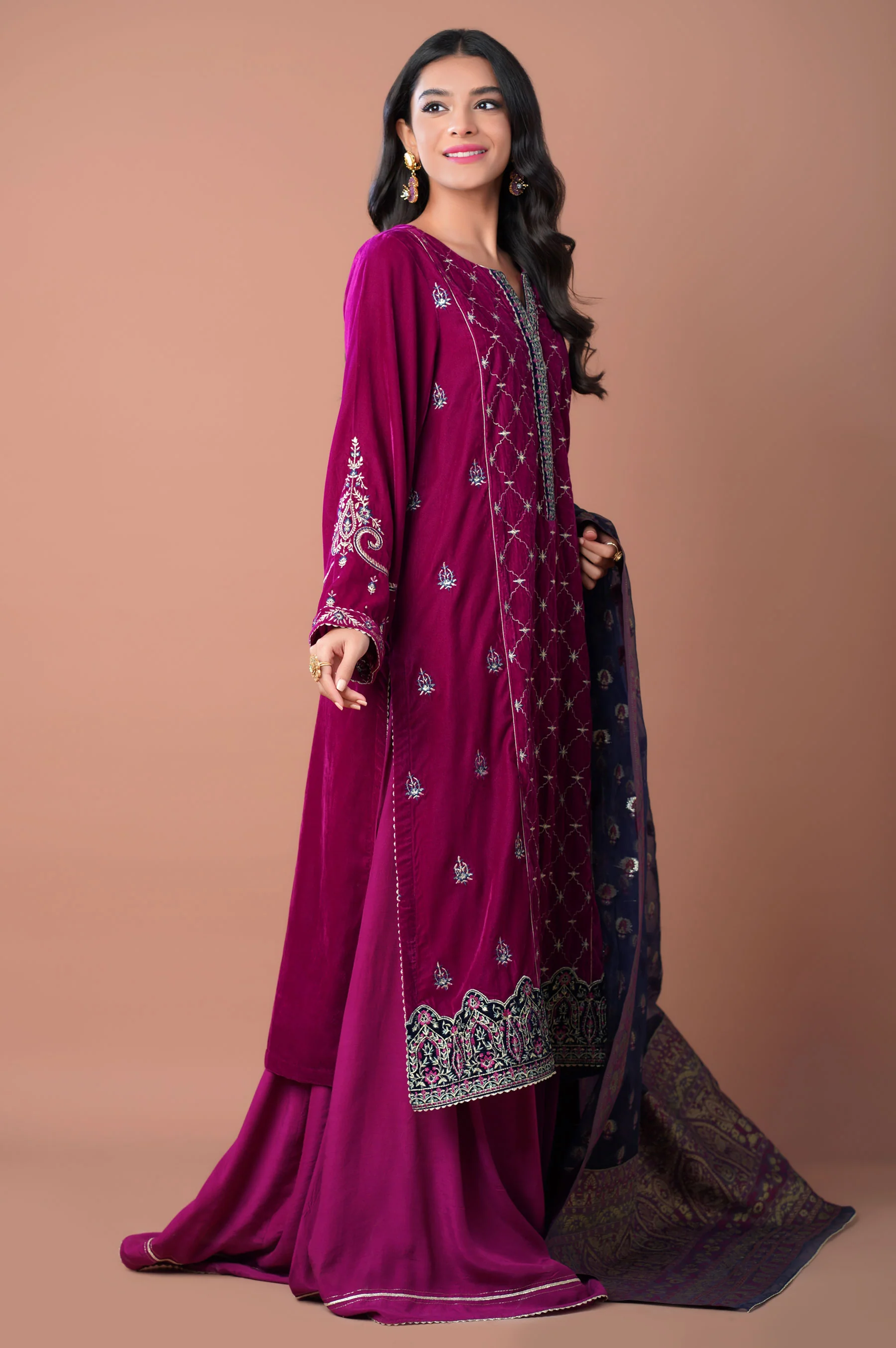 3 Pieces Unstitched Embroidered Velvet Suit - Image 4