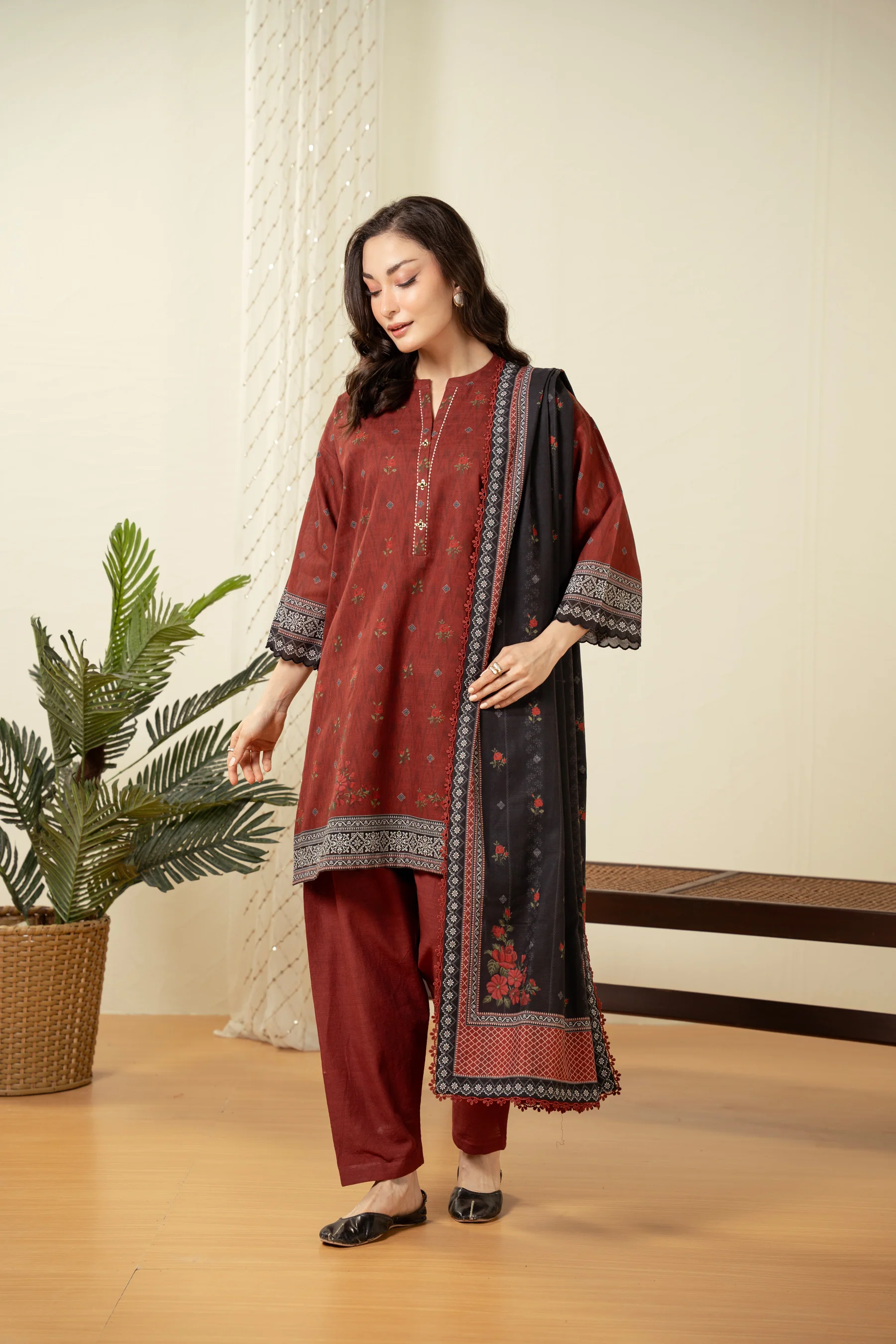 UNSTITCHED PRINTED SUIT - Image 4
