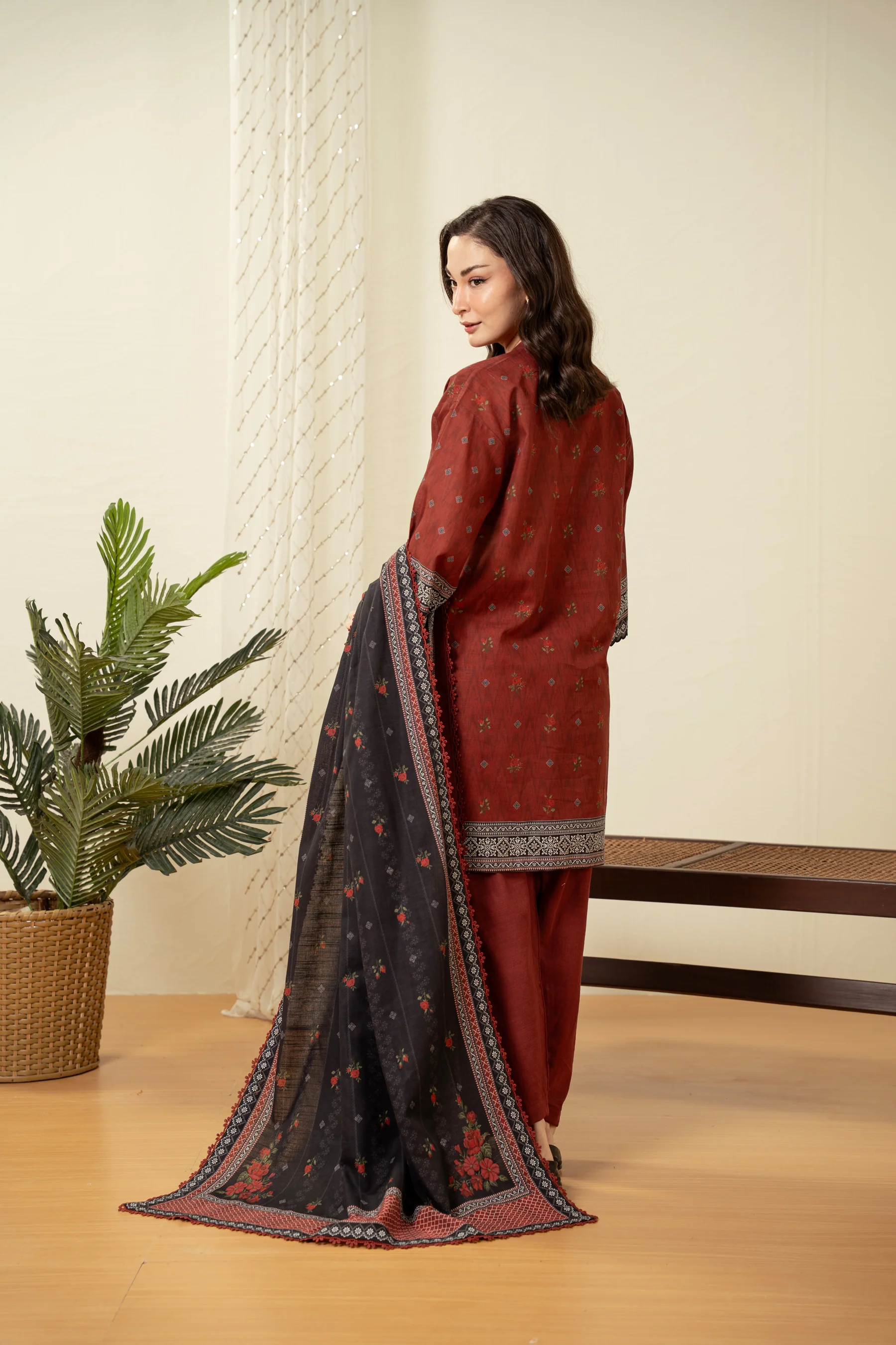 UNSTITCHED PRINTED SUIT - Image 5