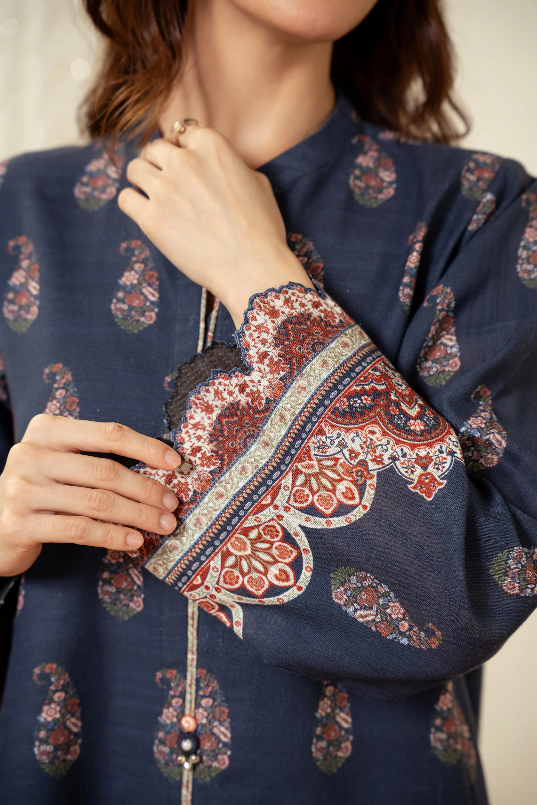 UNSTITCHED PRINTED SUIT - Image 3