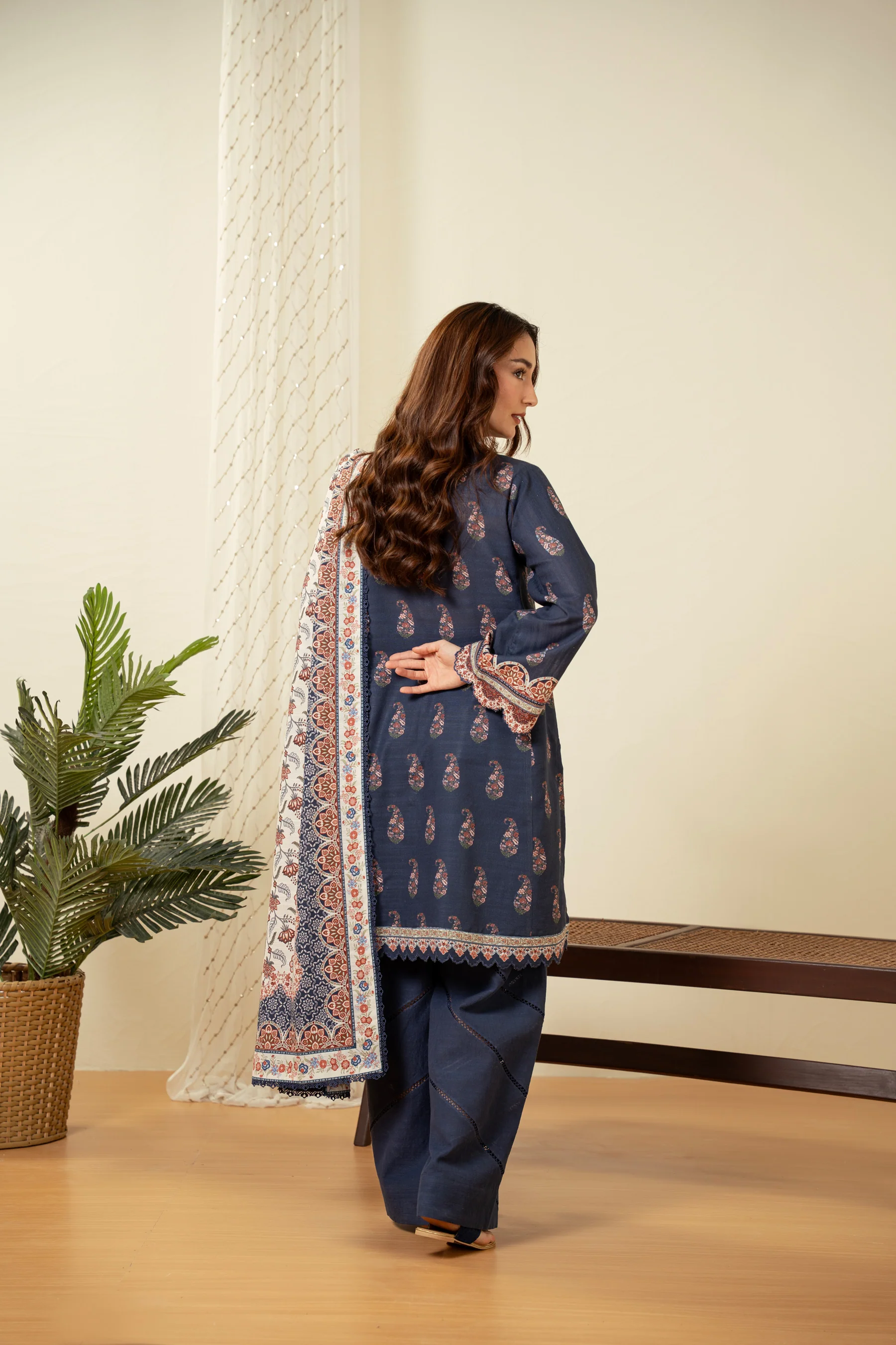 UNSTITCHED PRINTED SUIT - Image 6