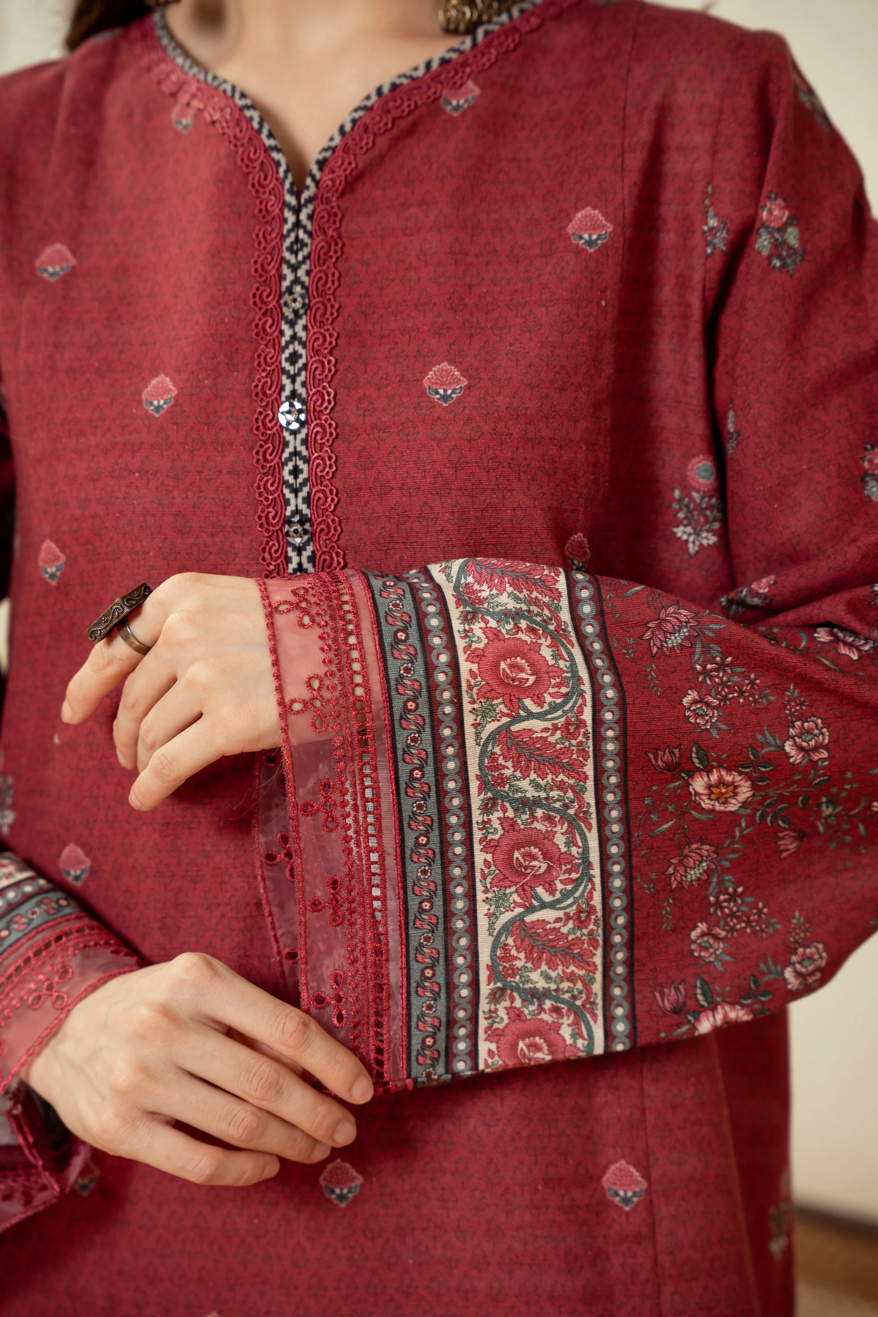 UNSTITCHED PRINTED SUIT - Image 6