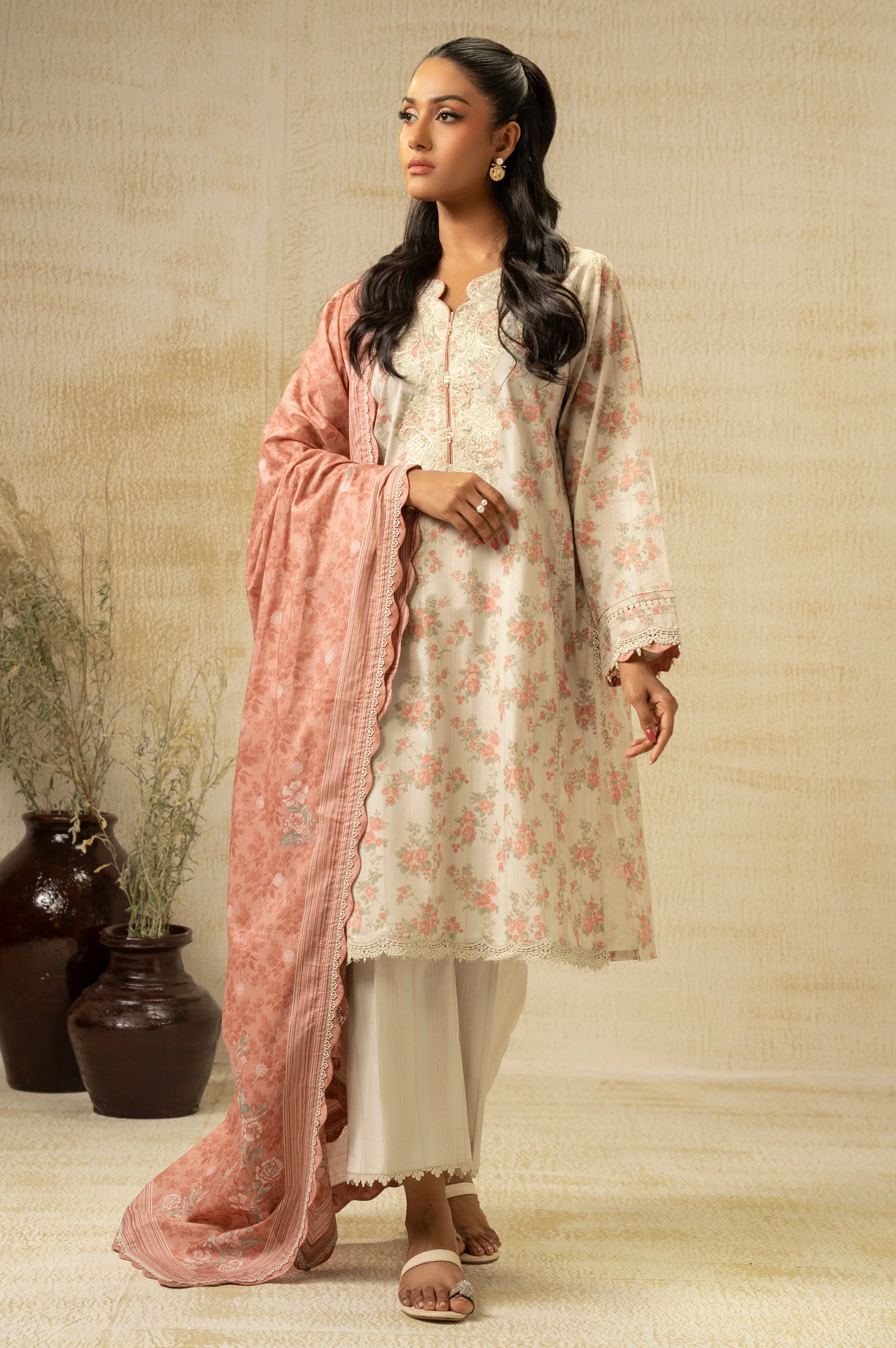 EMBROIDERED LAWN UNSTITCHED 3 PIECE SUIT - Image 5