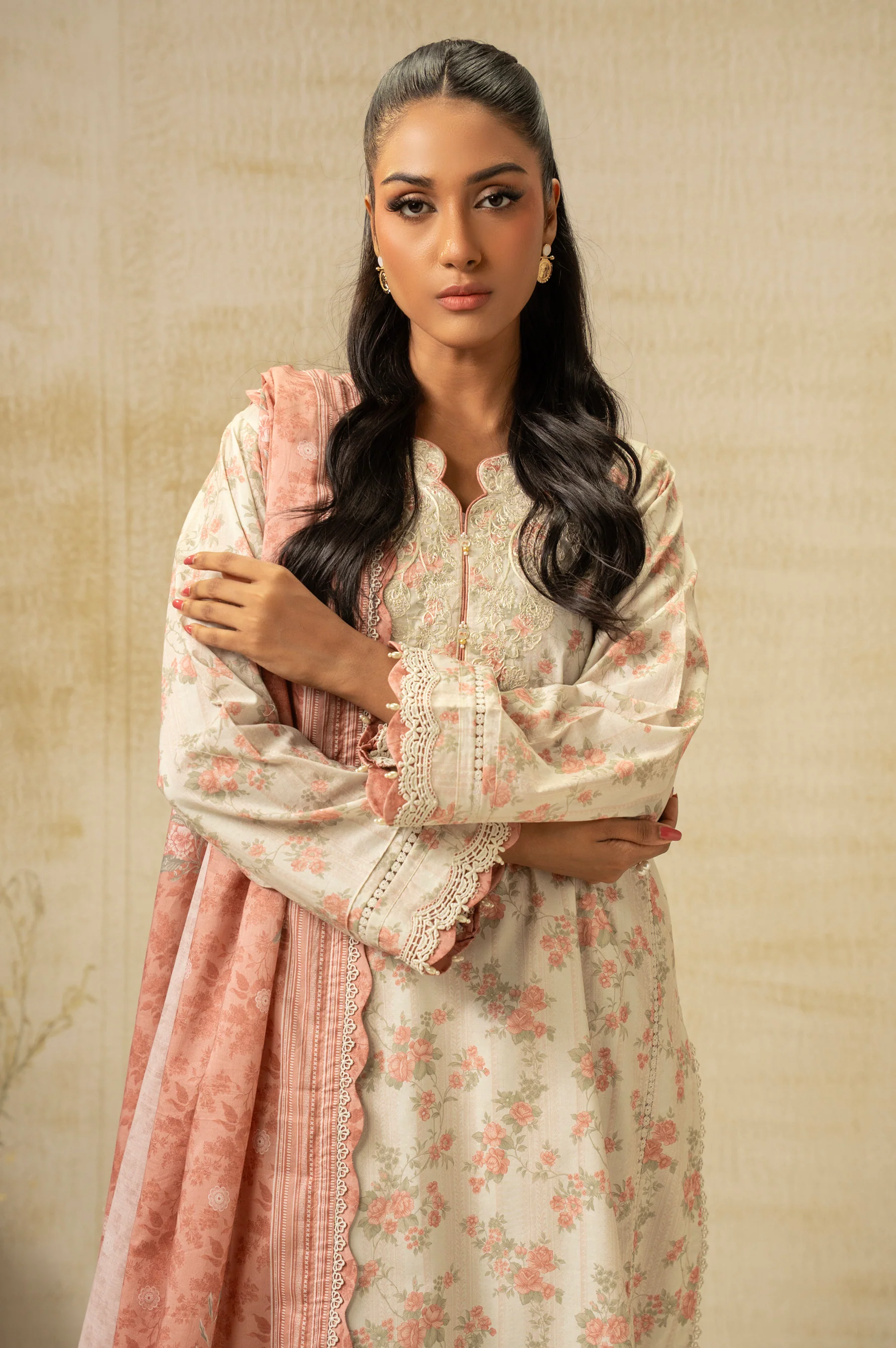 EMBROIDERED LAWN UNSTITCHED 3 PIECE SUIT - Image 6