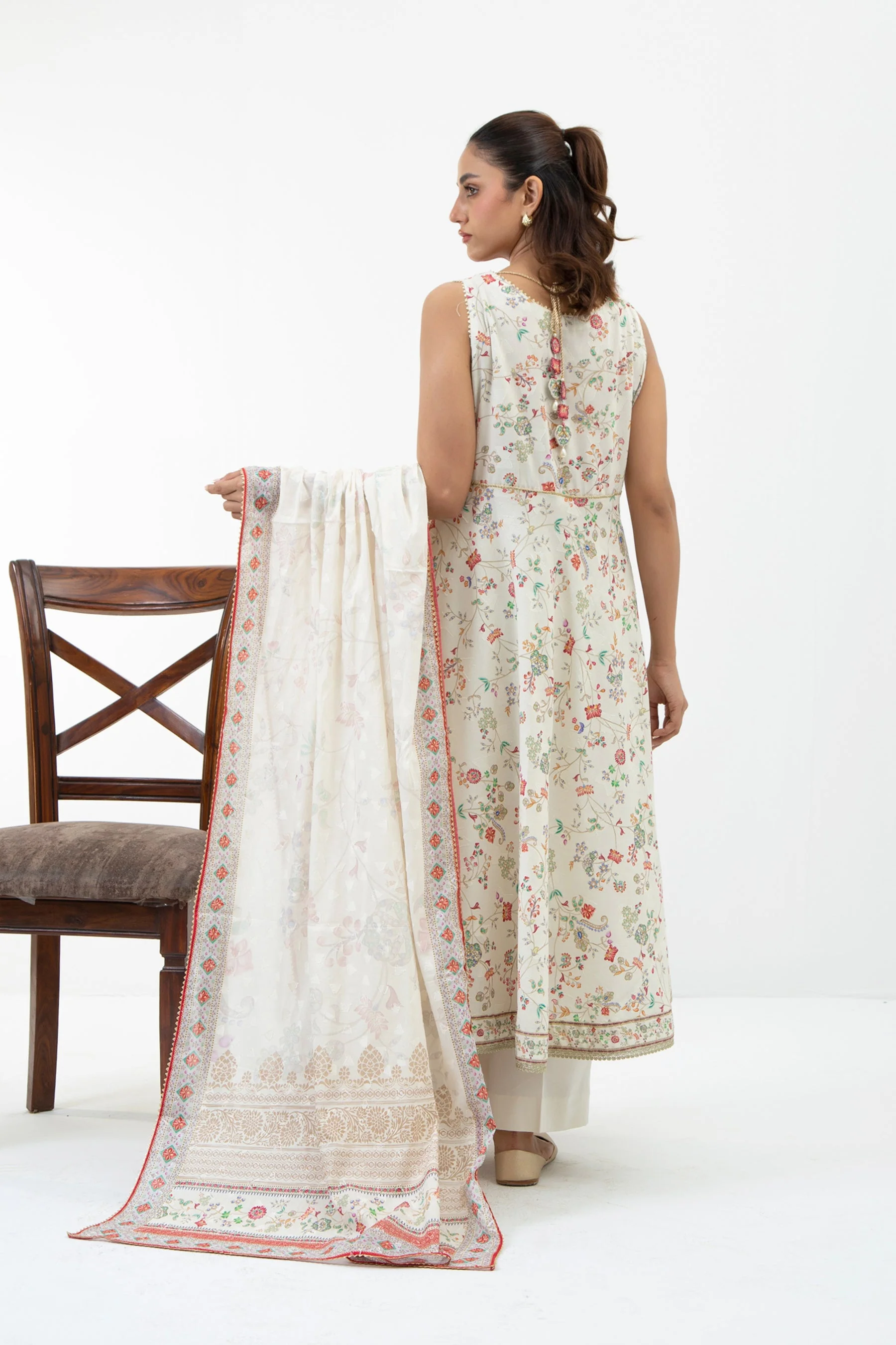 PRINTED JACQUARD UNSTITCHED 3 PIECE SUIT - Image 4